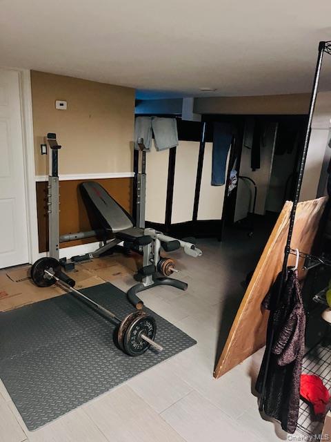 114 Camdike St, Valley Stream, NY 11580