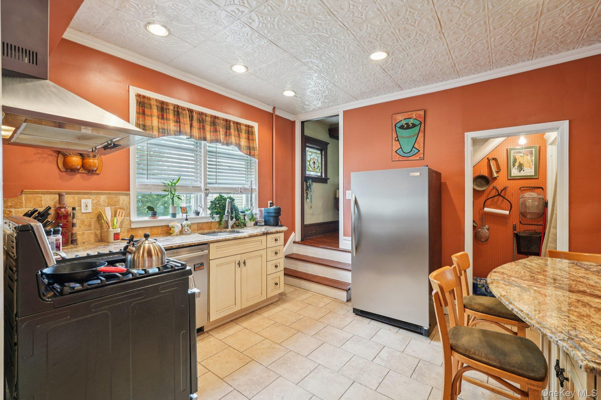 74 E Maple Avenue, Suffern, NY 10901