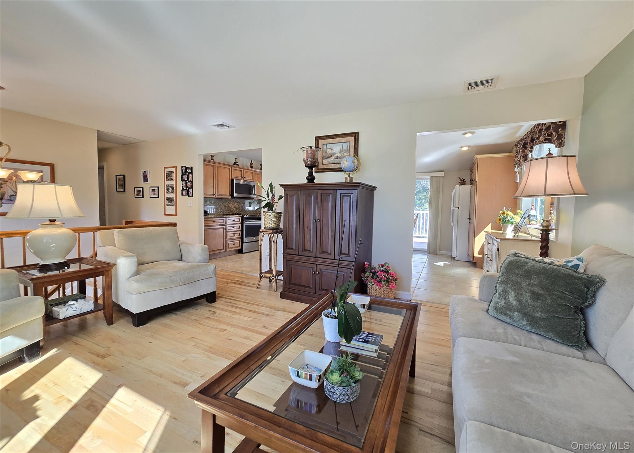 70 Parkside Street, Holbrook, NY 11741