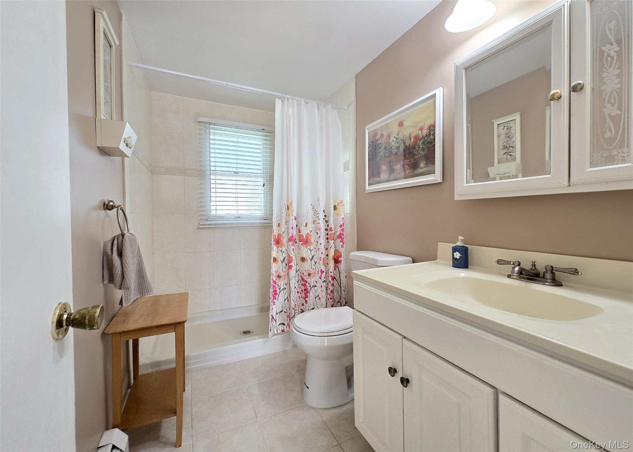 70 Parkside Street, Holbrook, NY 11741