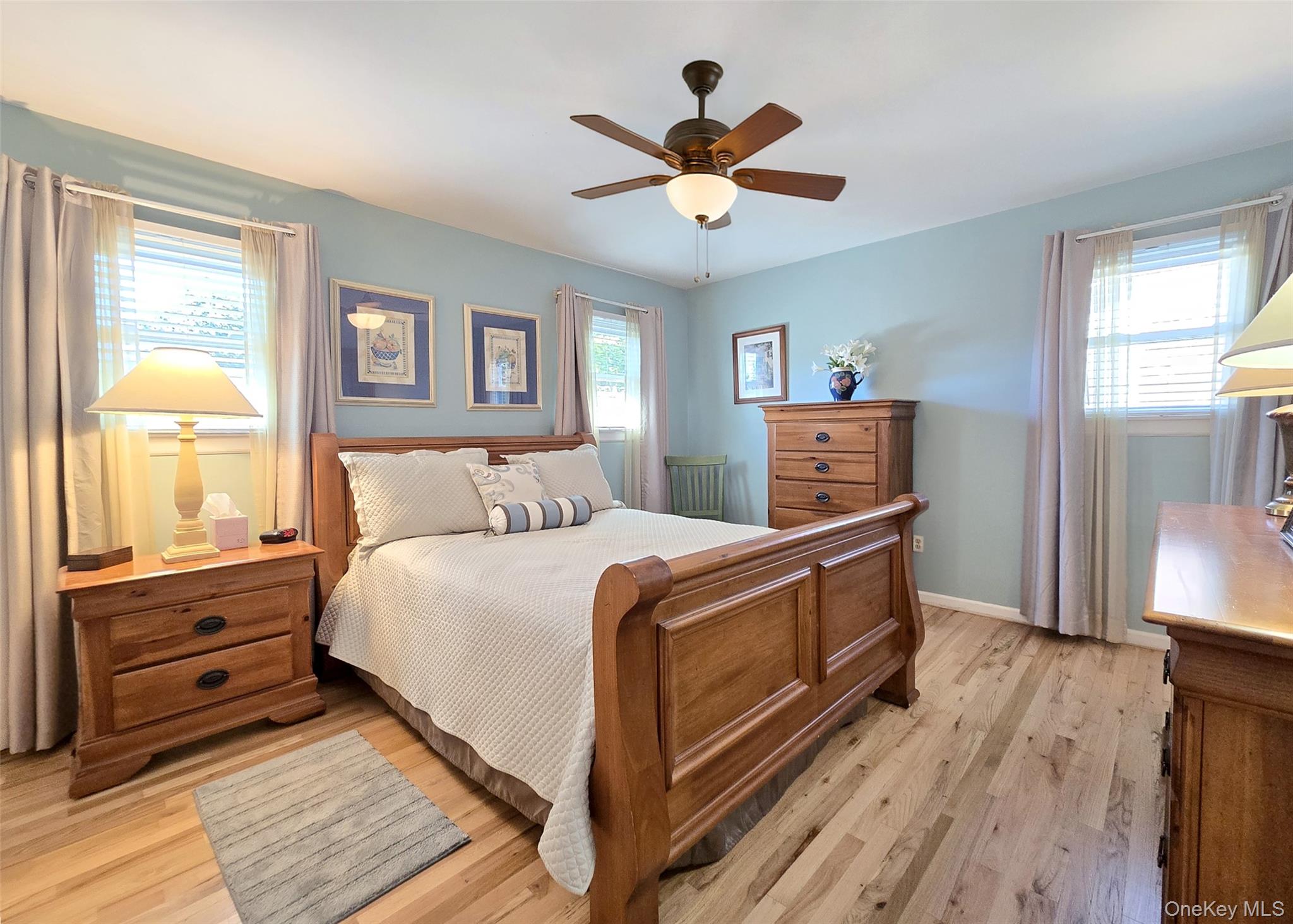 70 Parkside Street, Holbrook, NY 11741