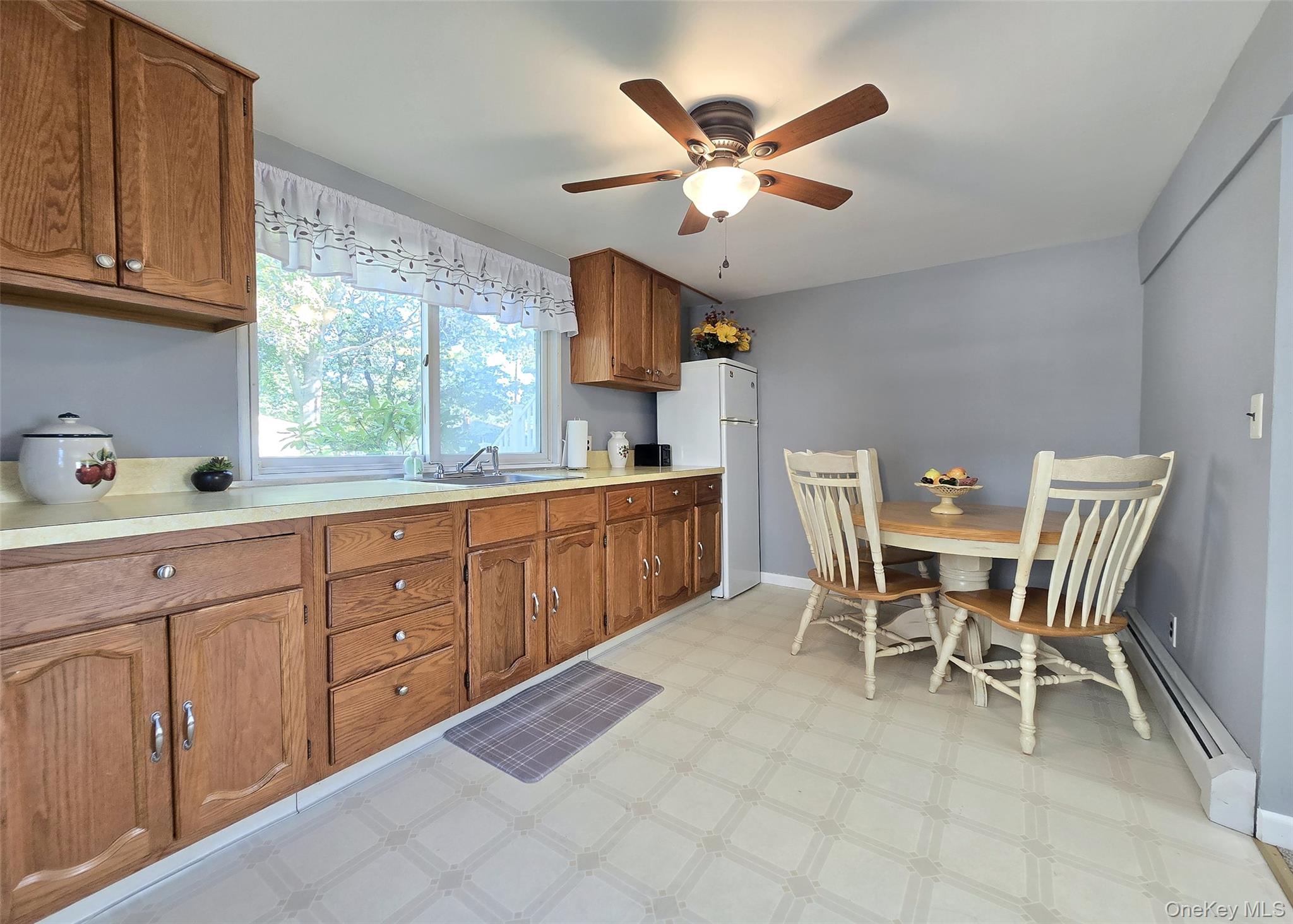 70 Parkside Street, Holbrook, NY 11741