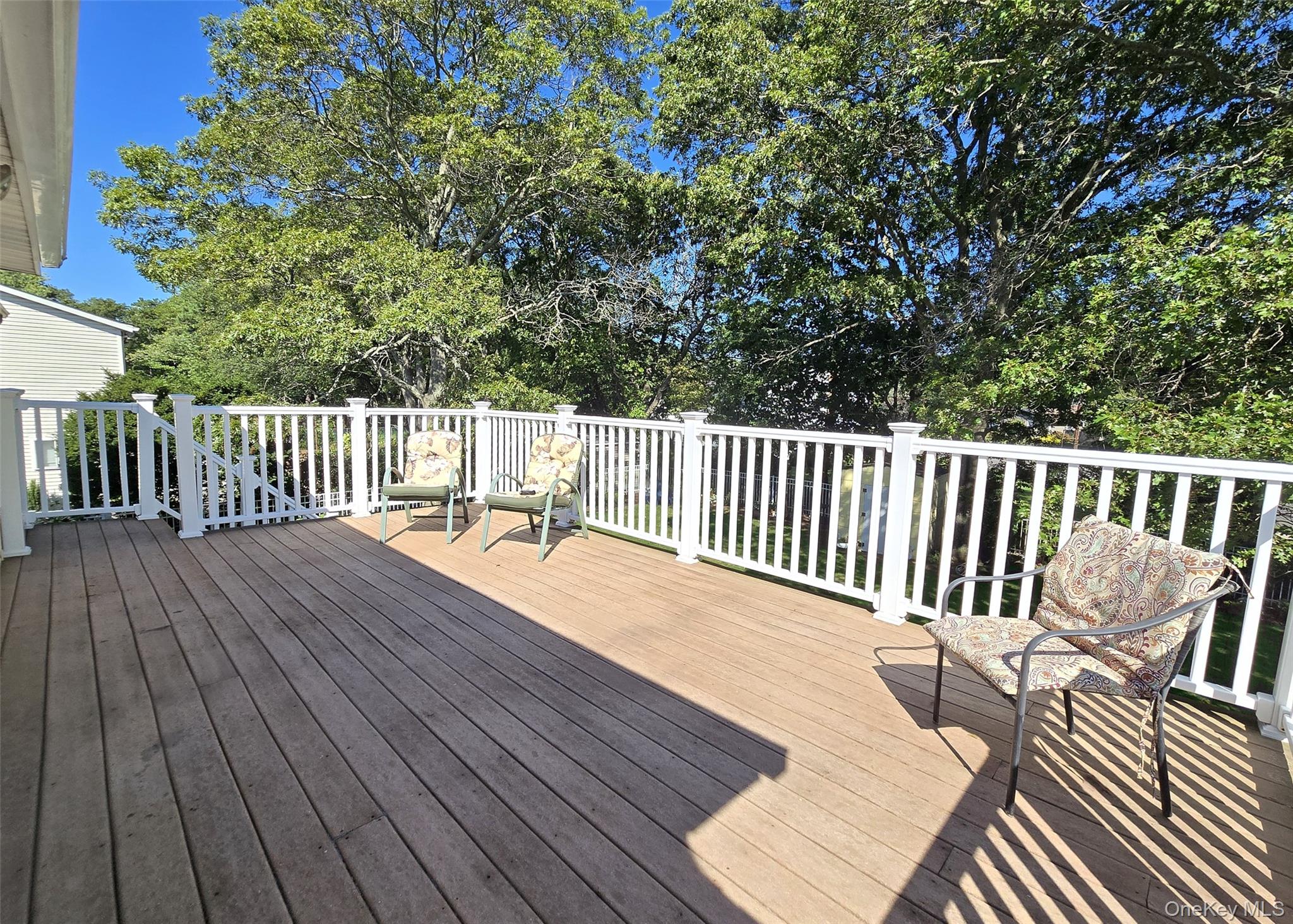 70 Parkside Street, Holbrook, NY 11741