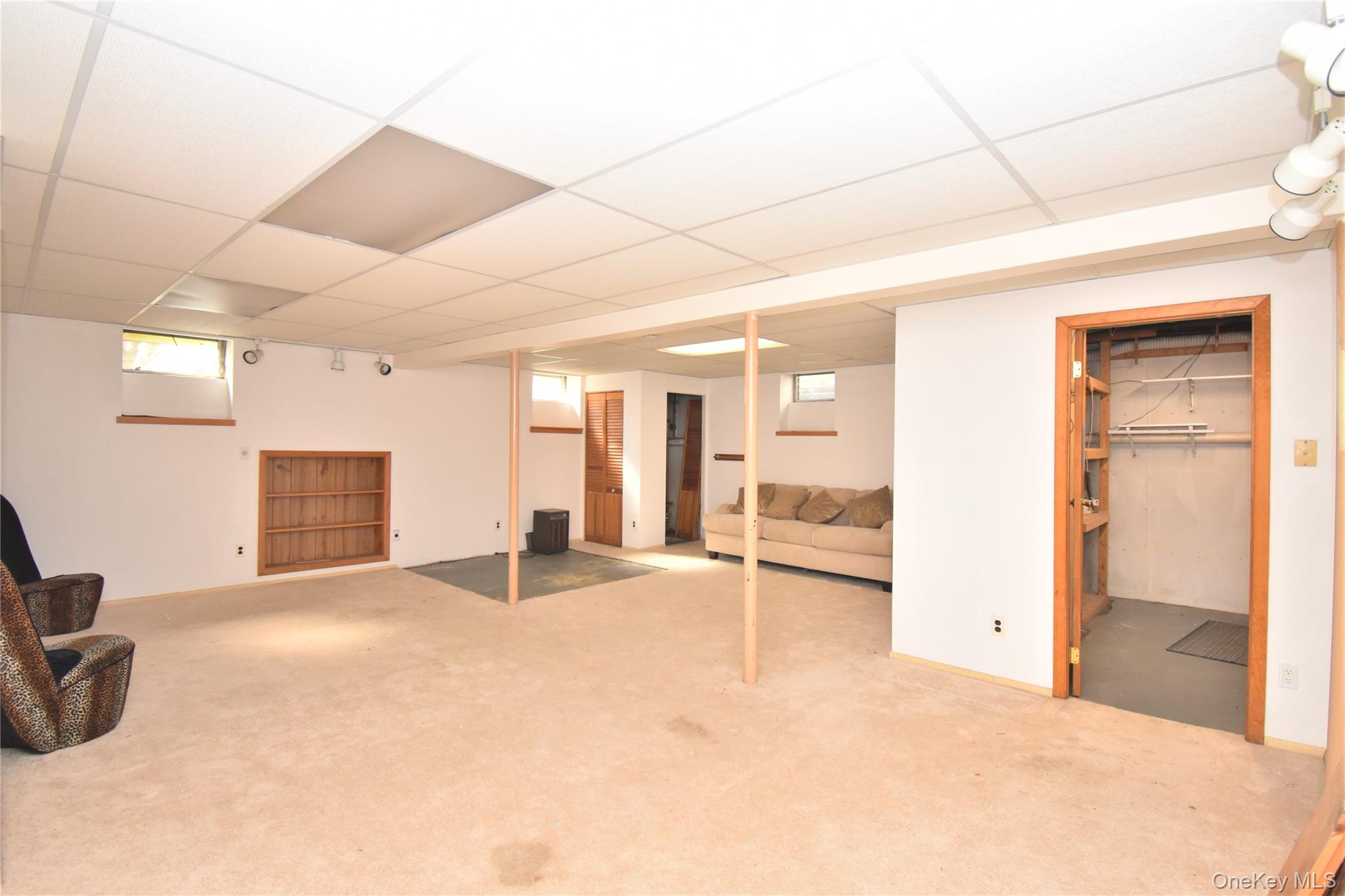 80 Burleigh Drive, Holbrook, NY 11741