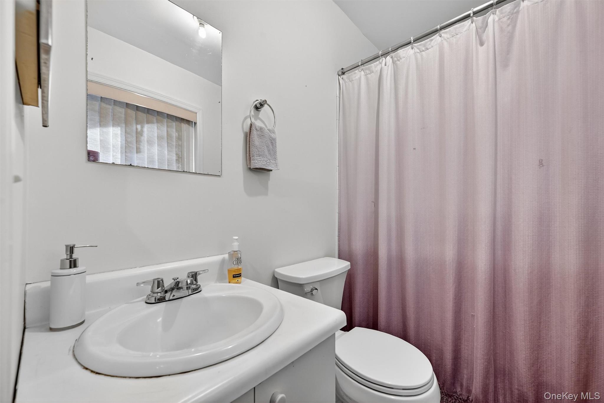 5 Schettig Court, Spring Valley, NY 10977