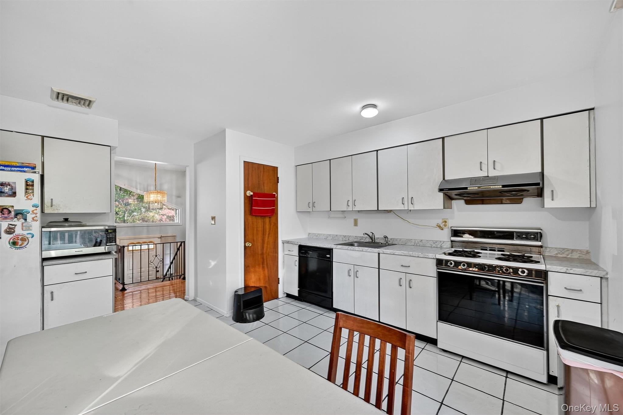 5 Schettig Court, Spring Valley, NY 10977