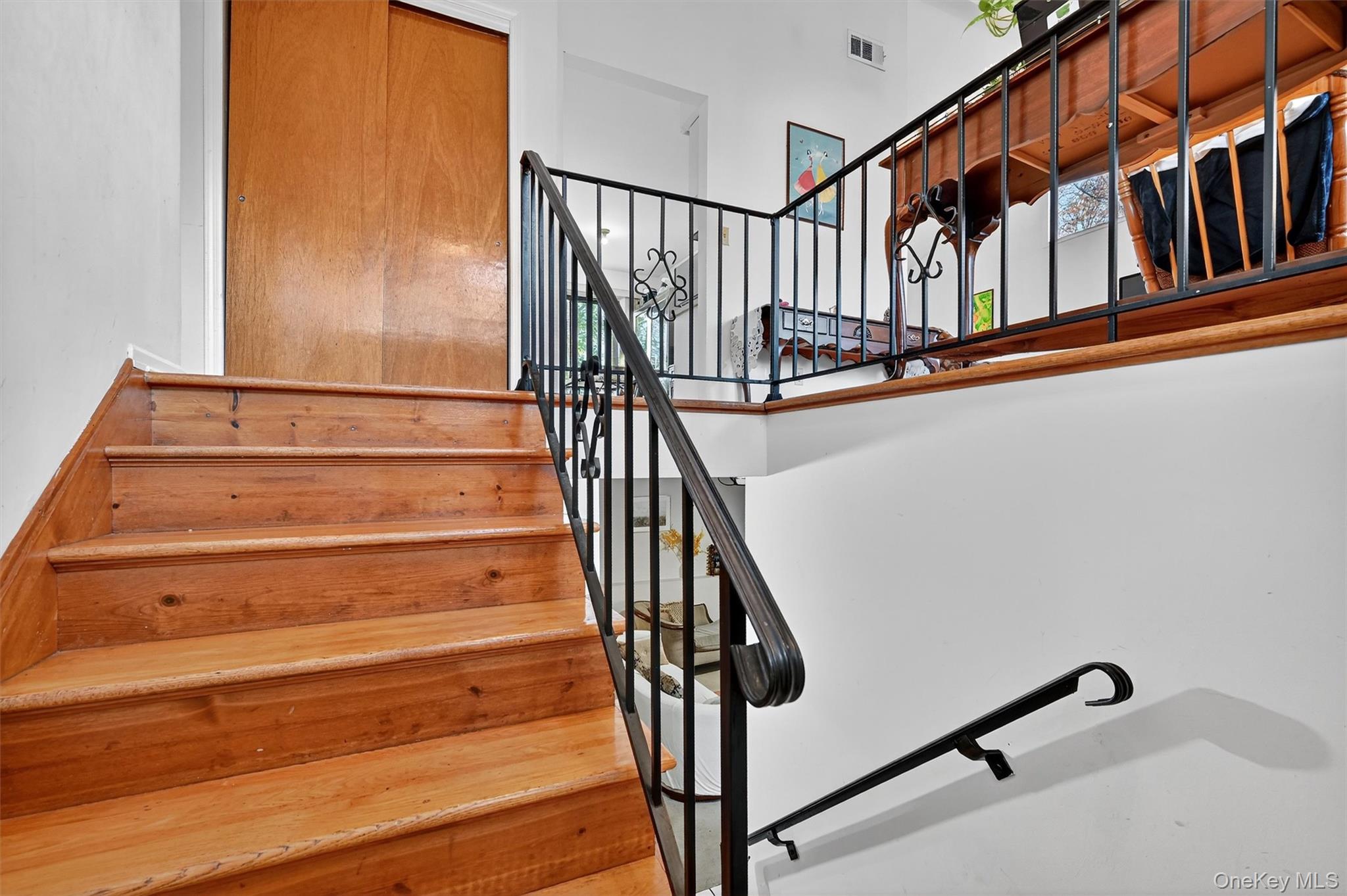 5 Schettig Court, Spring Valley, NY 10977