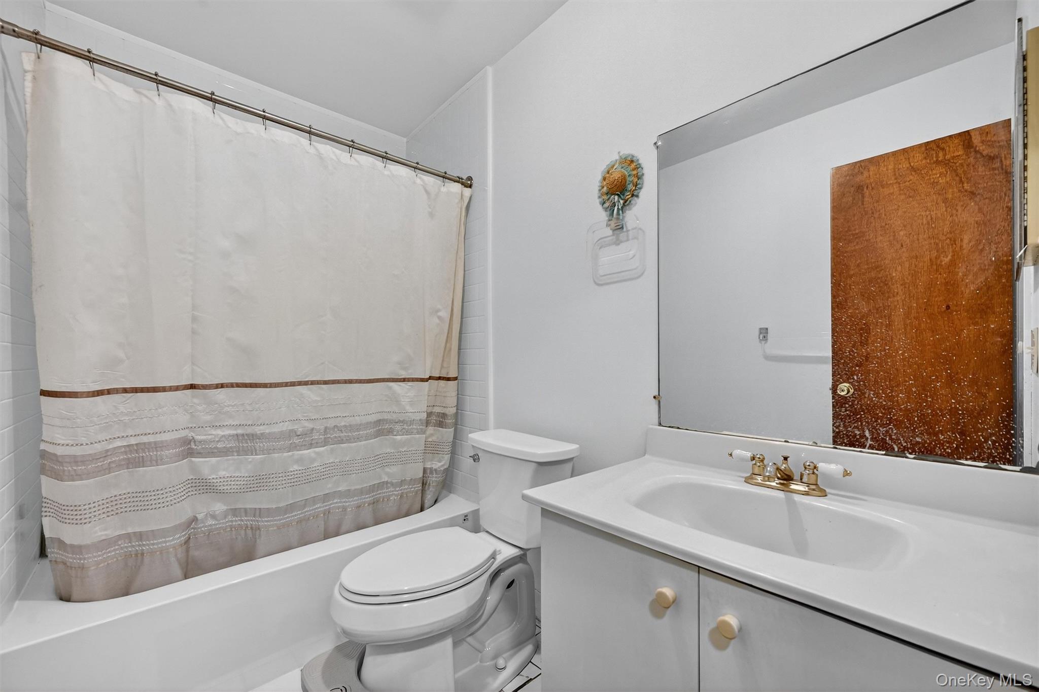 5 Schettig Court, Spring Valley, NY 10977