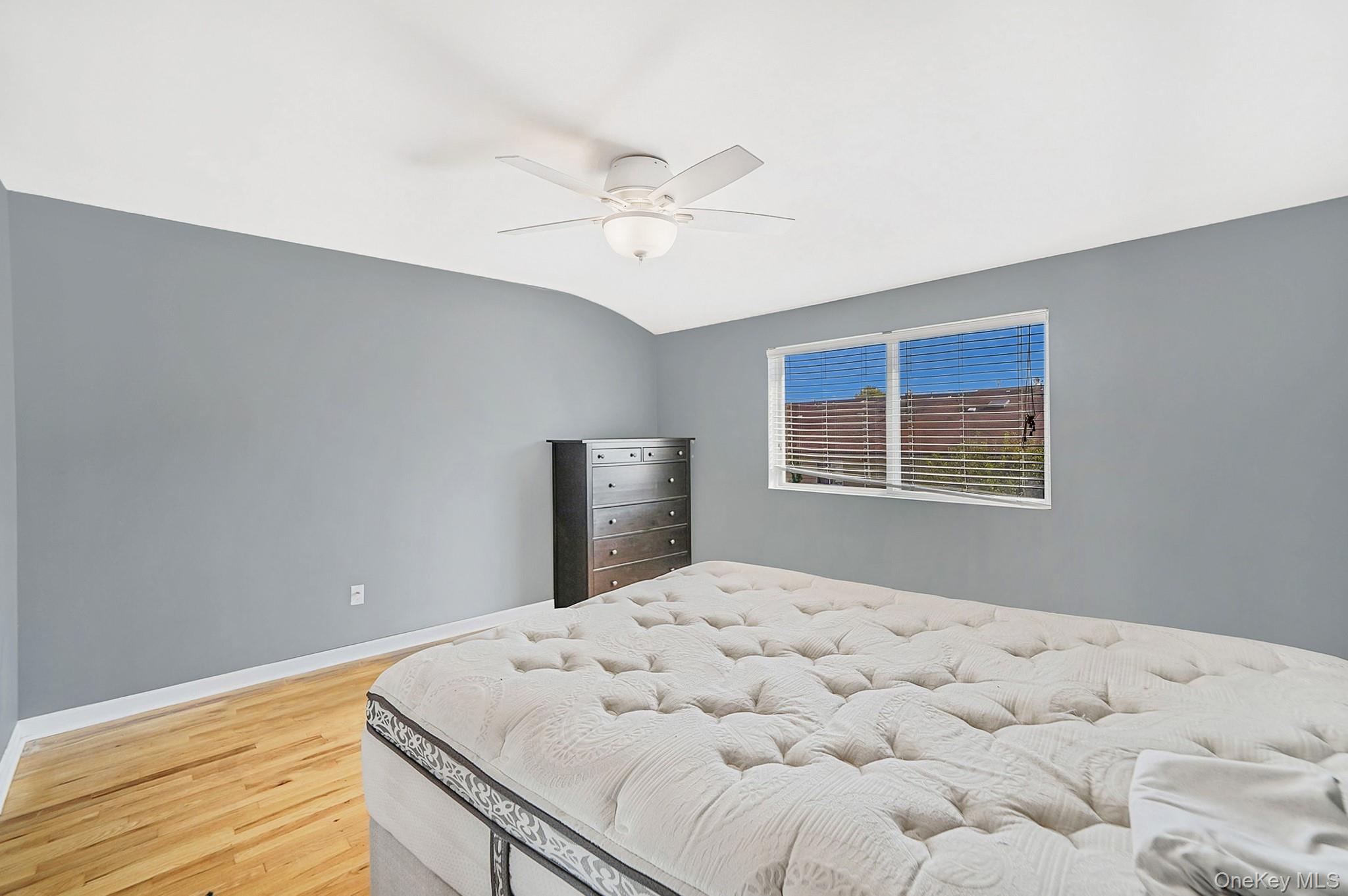 123 Amity Place, Staten Island, NY 10303