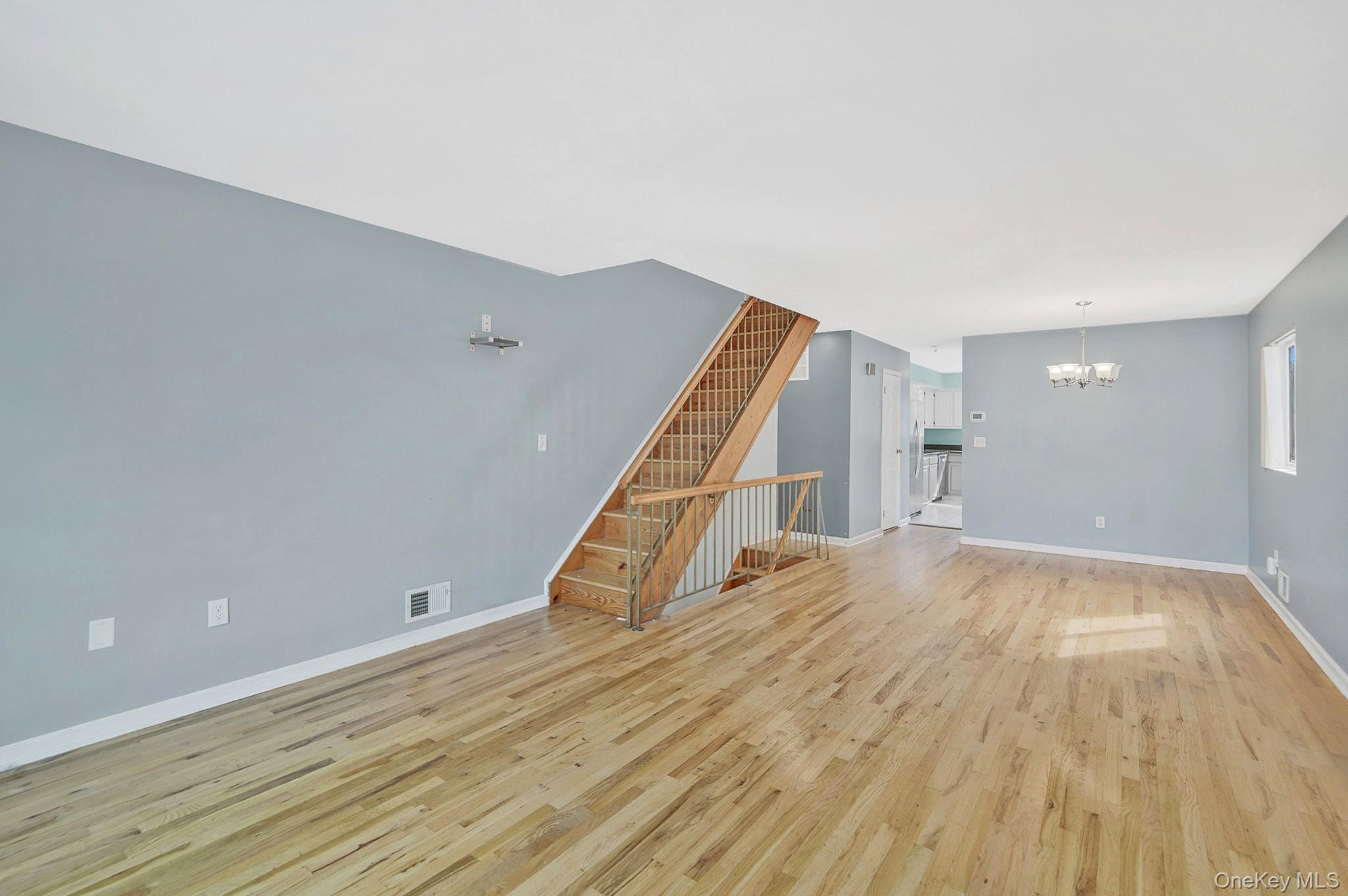 123 Amity Place, Staten Island, NY 10303