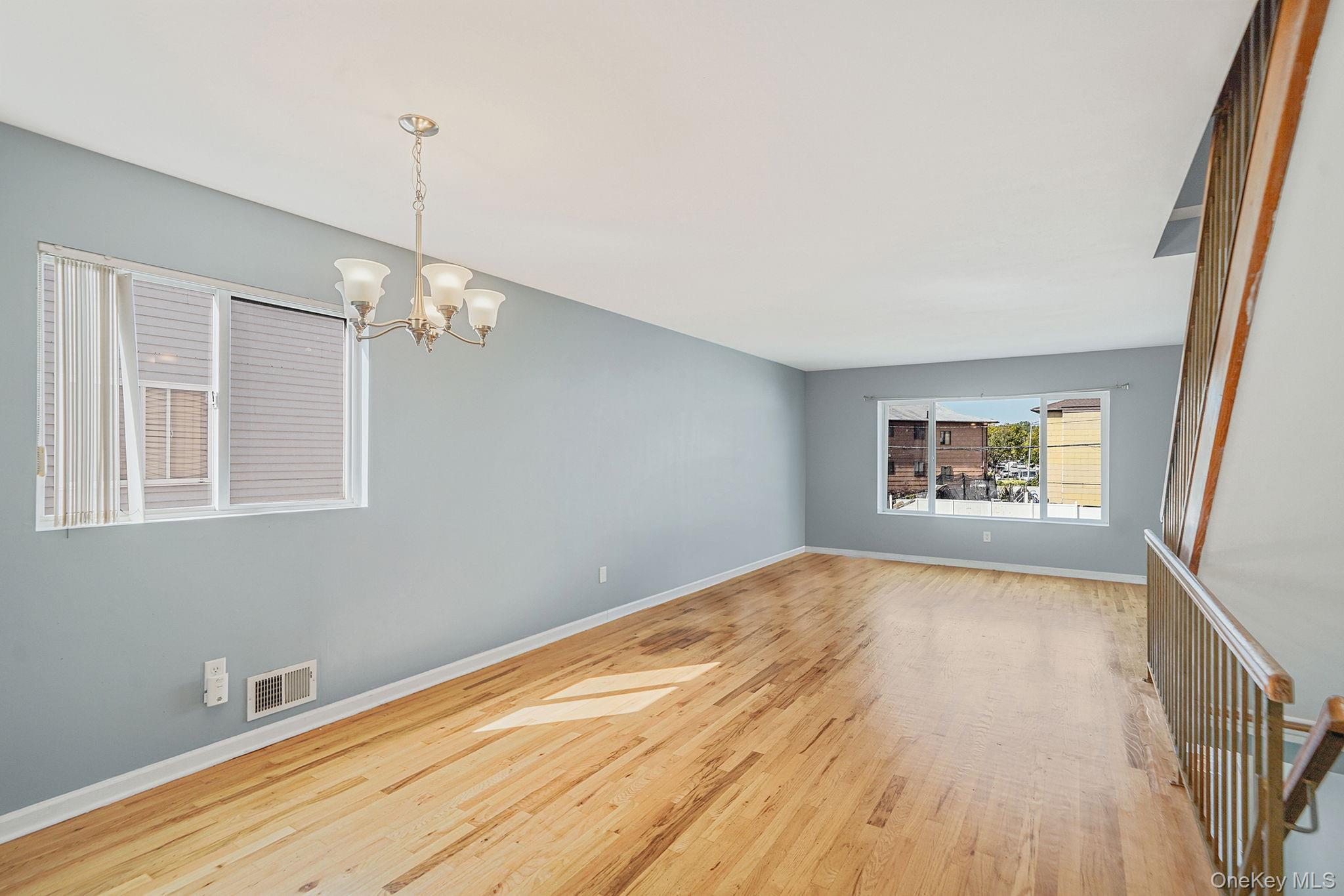 123 Amity Place, Staten Island, NY 10303