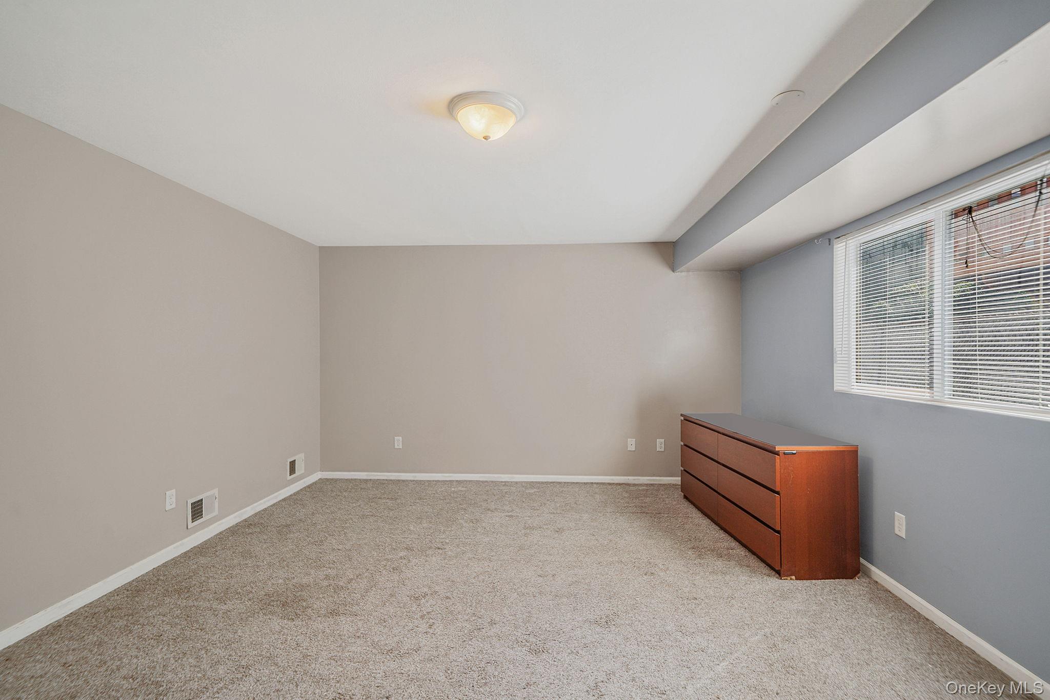 123 Amity Place, Staten Island, NY 10303