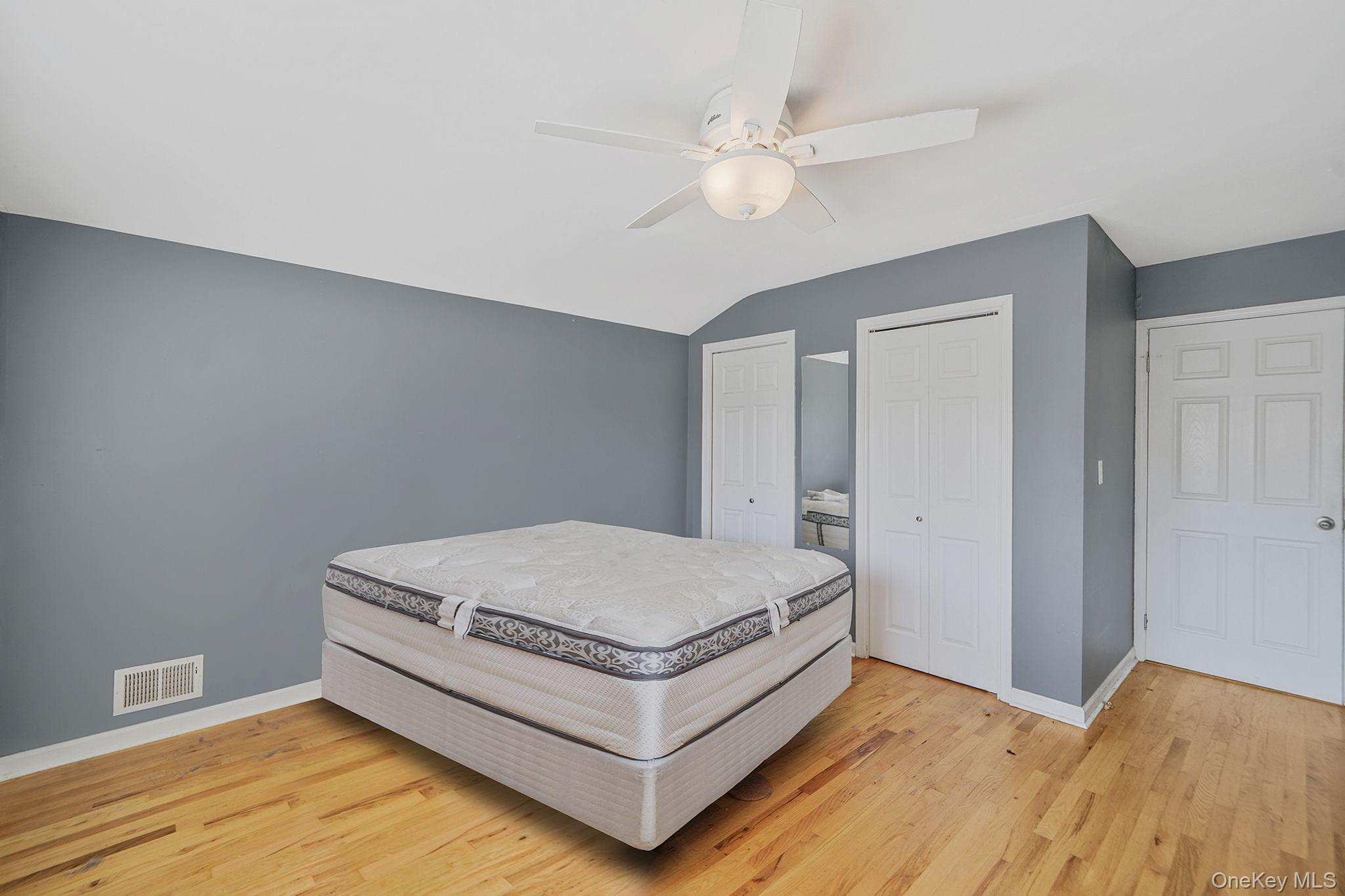 123 Amity Place, Staten Island, NY 10303