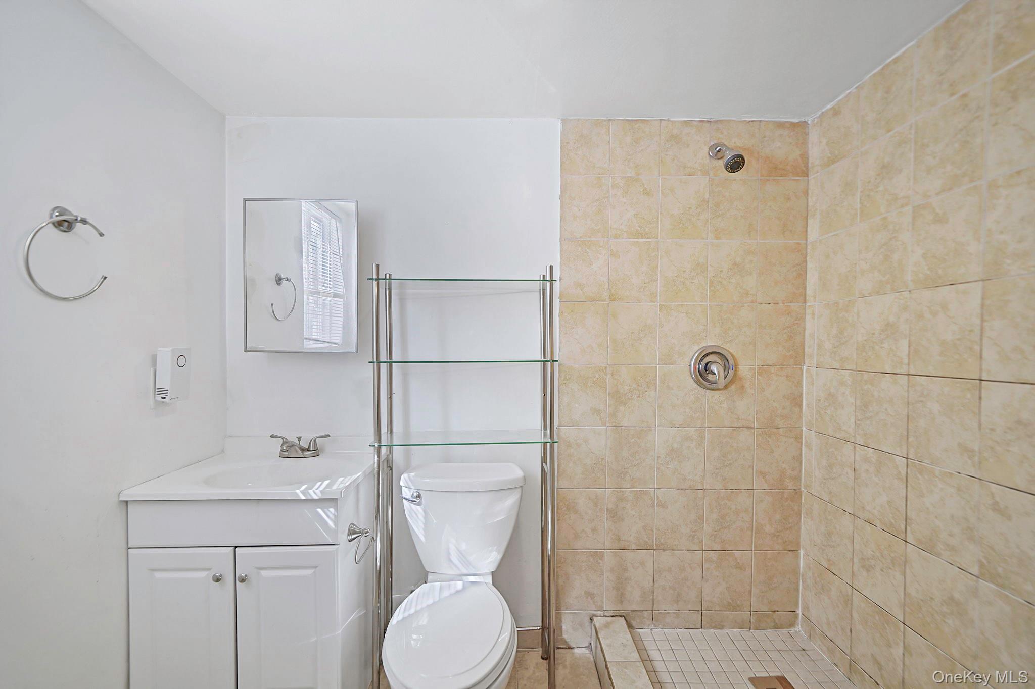 123 Amity Place, Staten Island, NY 10303