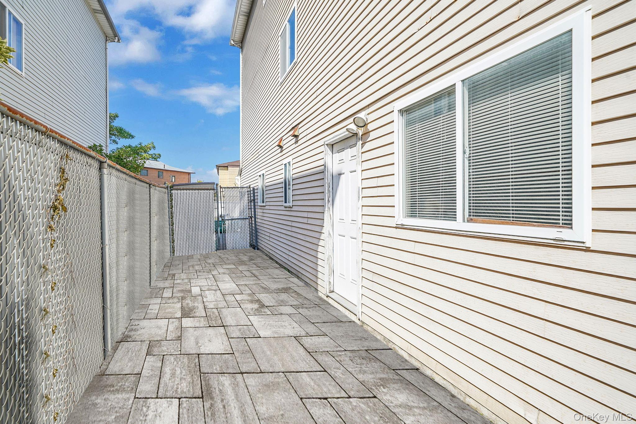 123 Amity Place, Staten Island, NY 10303