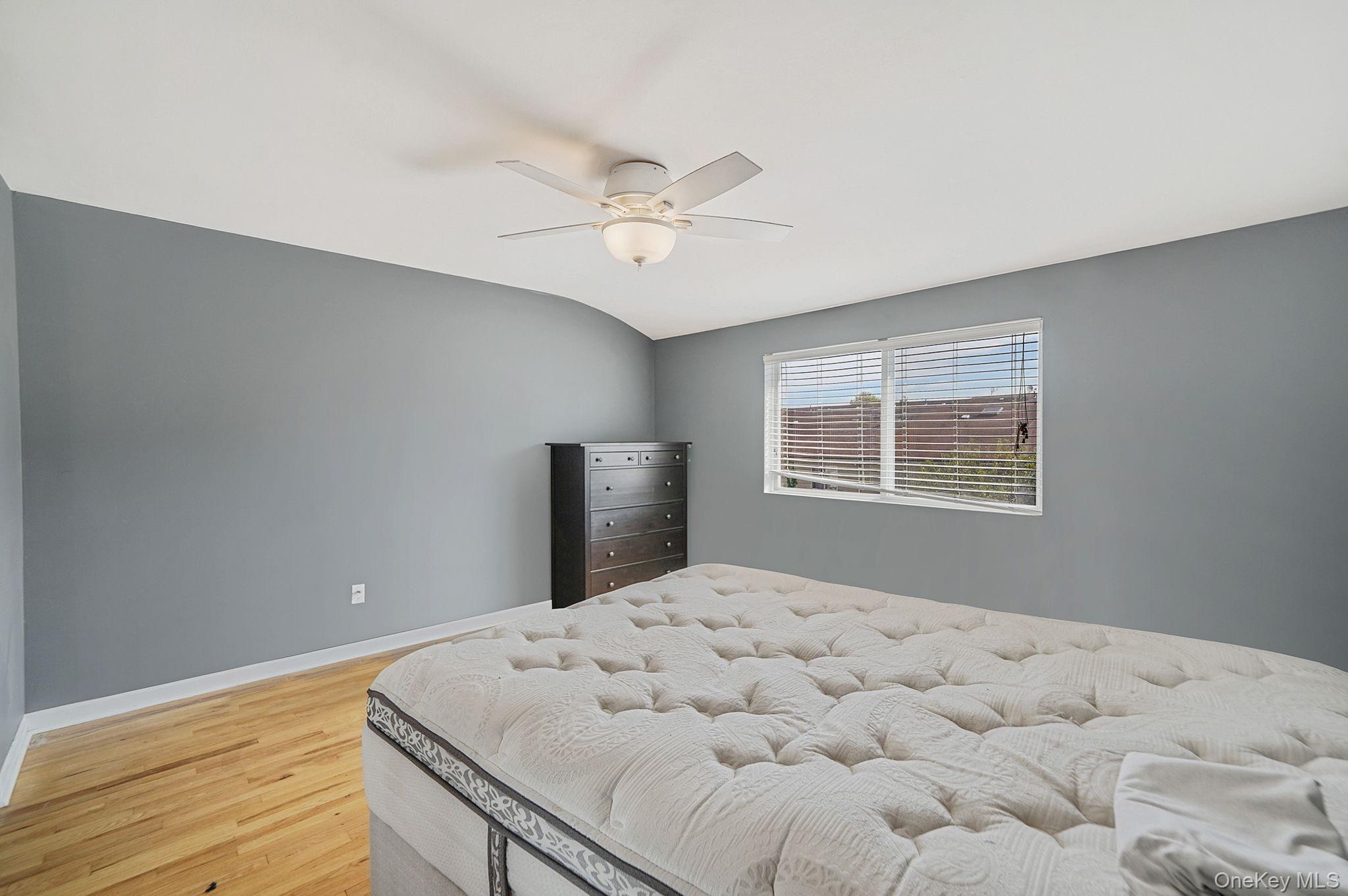 123 Amity Place, Staten Island, NY 10303