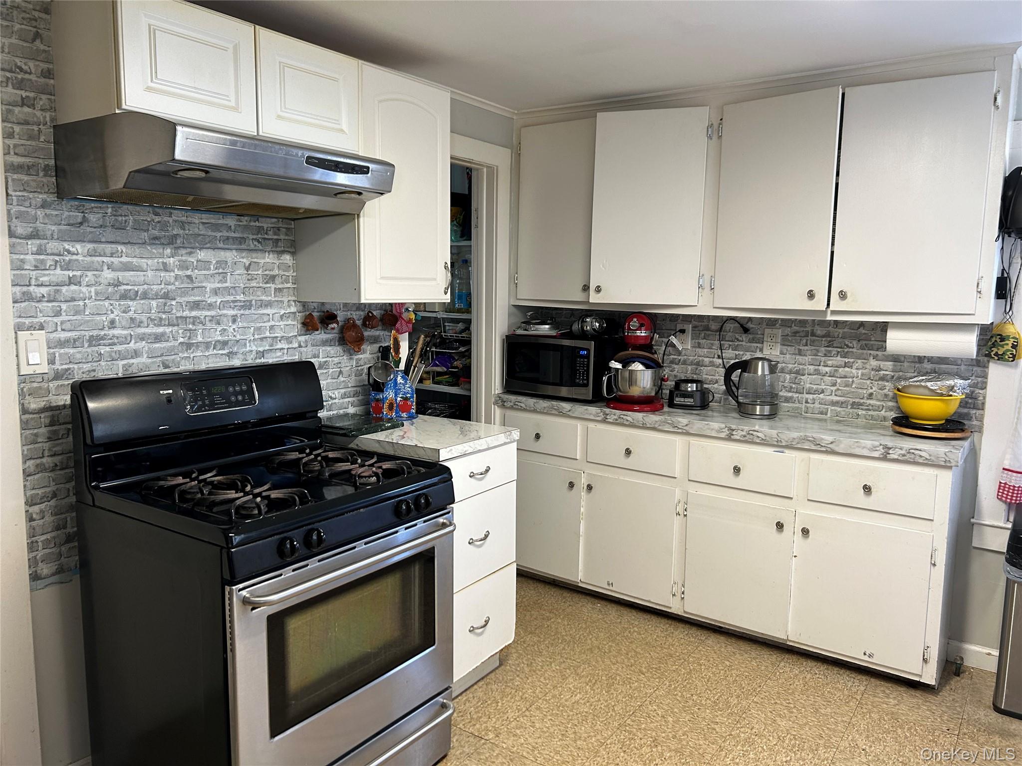 226 Sweezy Avenue, Riverhead, NY 11901