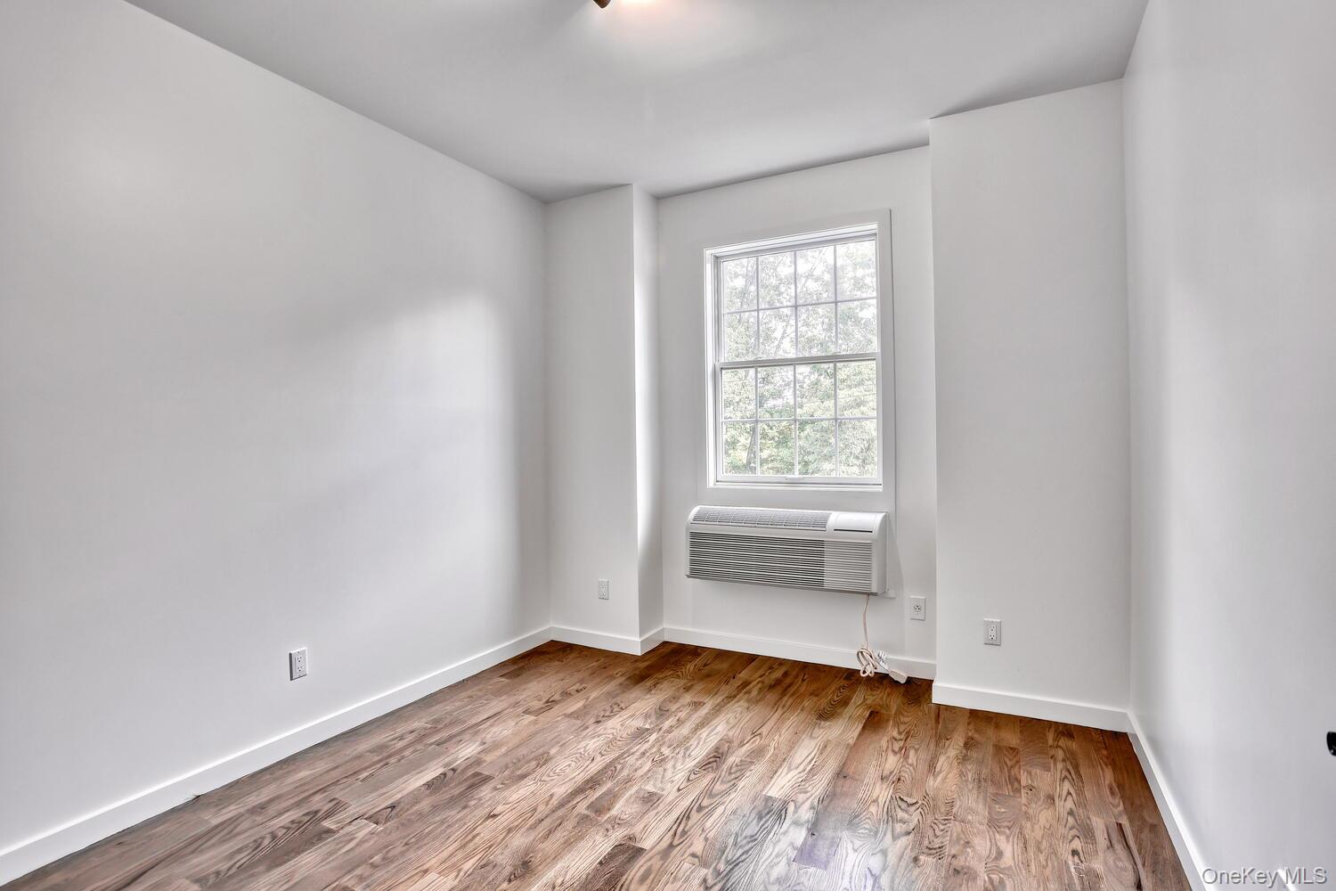 962 S Route 9W # 305, Congers, NY 10920