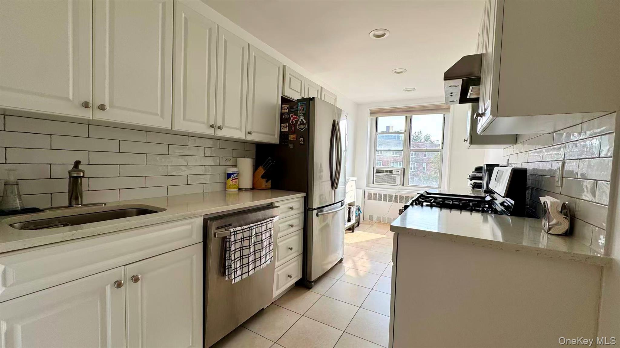 211-10 18th Avenue # 6C, Bayside, NY 11360