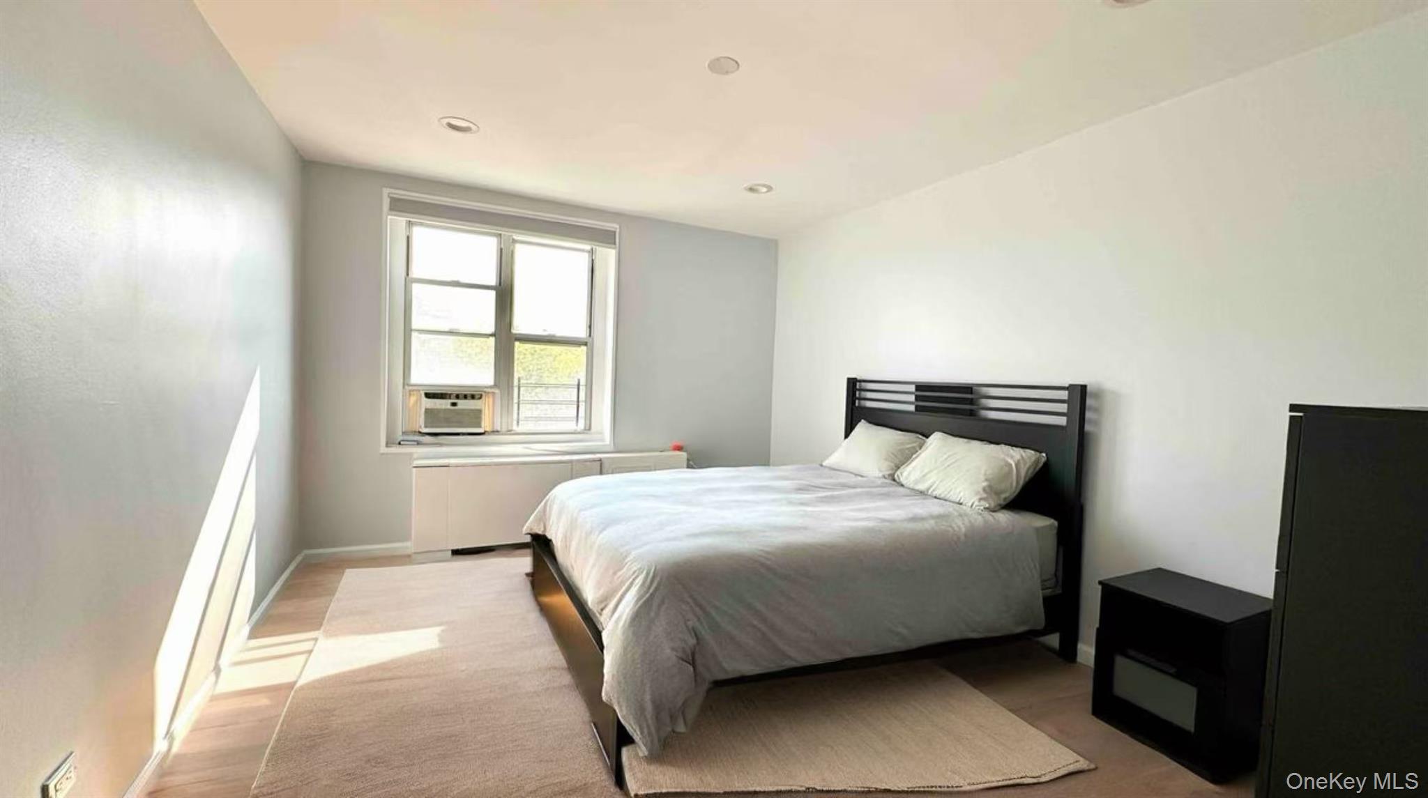 211-10 18th Avenue # 6C, Bayside, NY 11360