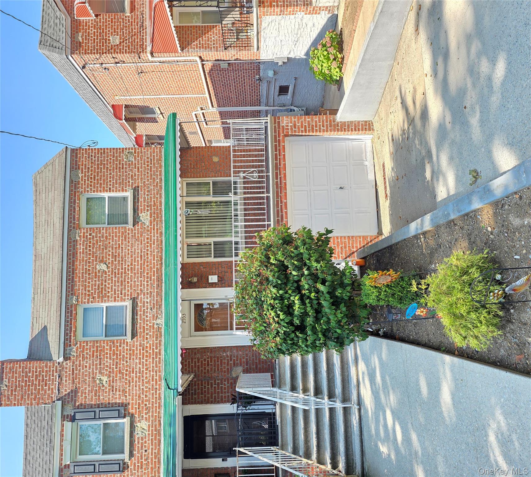2553 Fish Avenue, Bronx, NY 10469