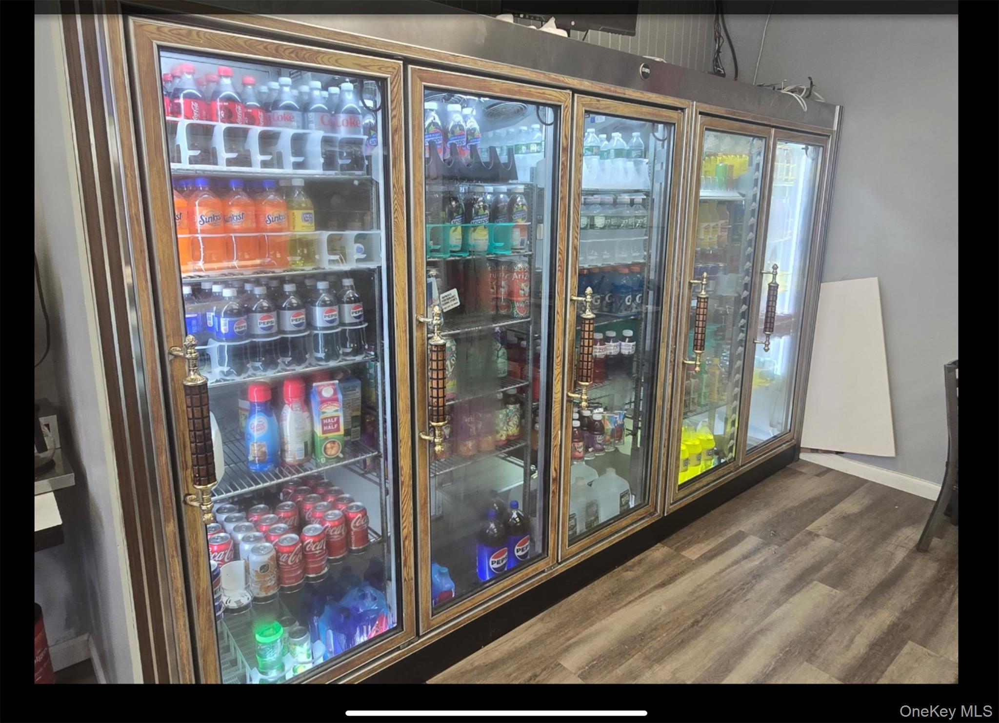 1 W Village Green, Hicksville, NY 11801