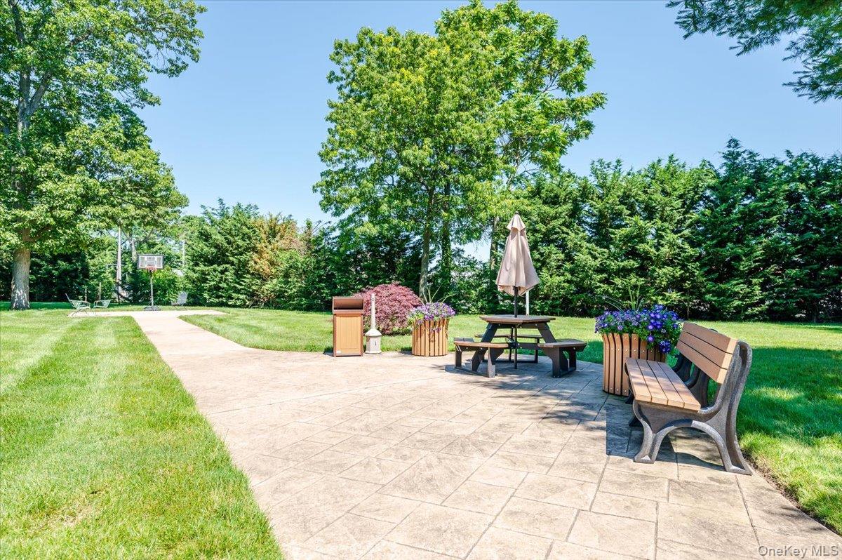 1361 Broadway # B-26, Hewlett, NY 11557