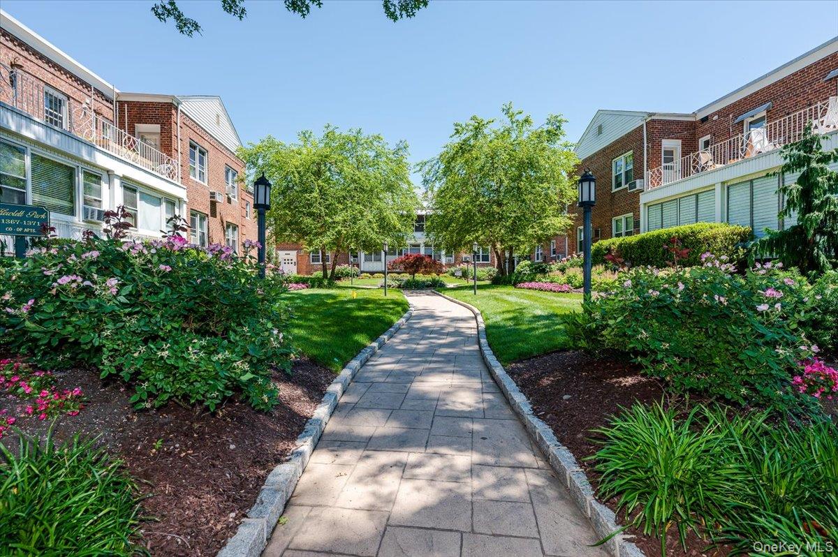 1361 Broadway # B-26, Hewlett, NY 11557