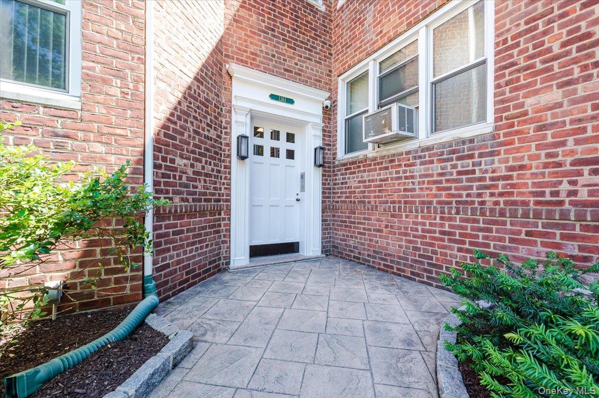 1361 Broadway # B-26, Hewlett, NY 11557