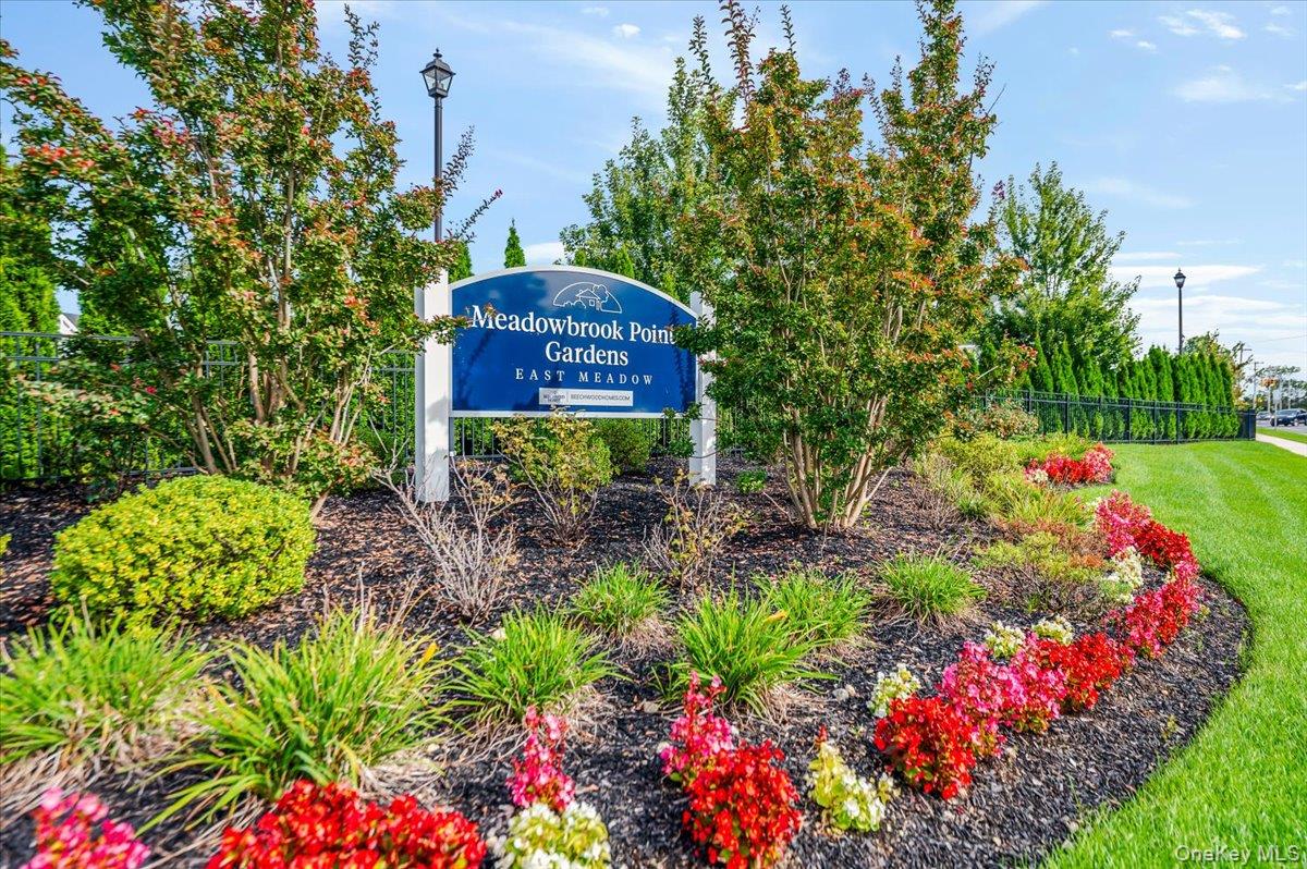 206 White Rose Lane # 206, East Meadow, NY 11554