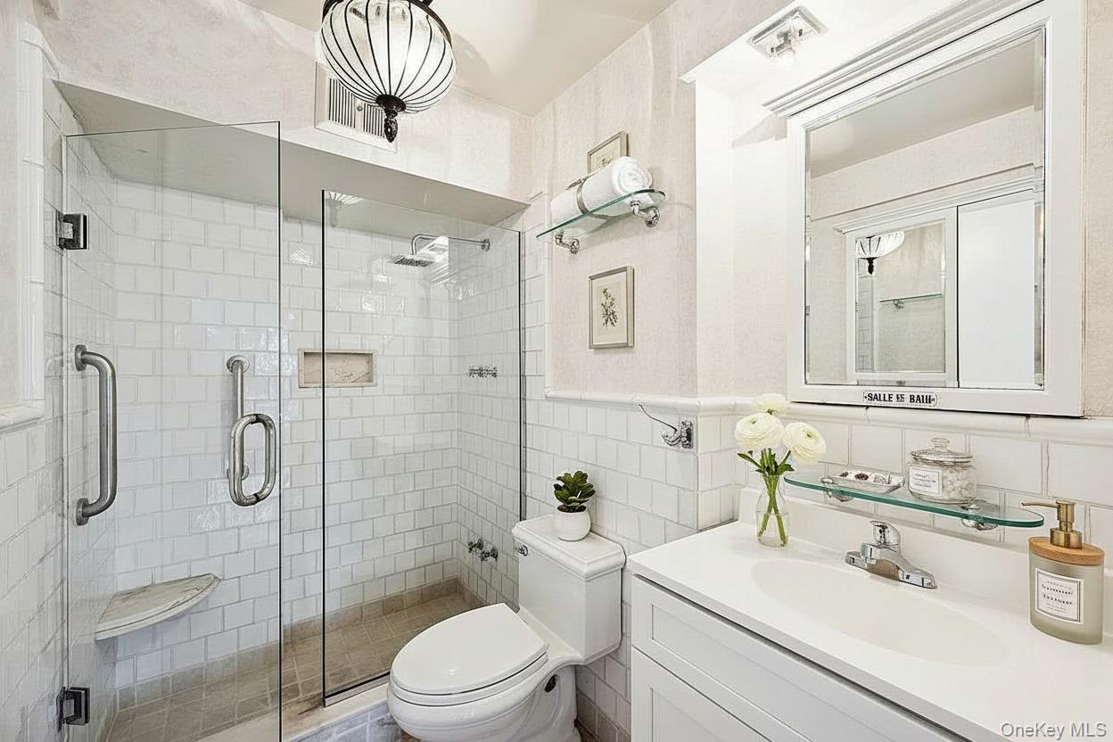 166-25 Powells Cove Boulevard # 3F, Beechhurst, NY 11357