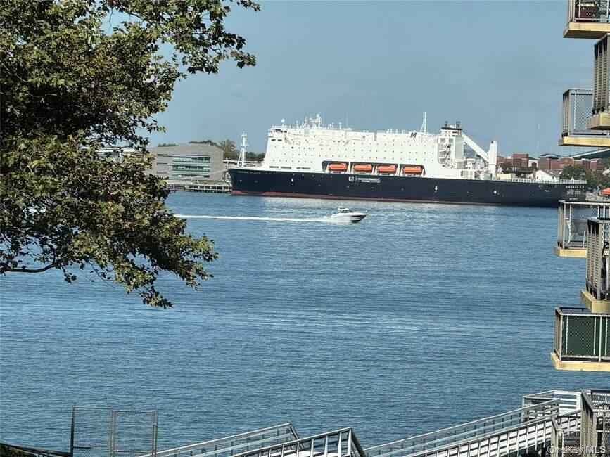 166-25 Powells Cove Boulevard # 3F, Beechhurst, NY 11357