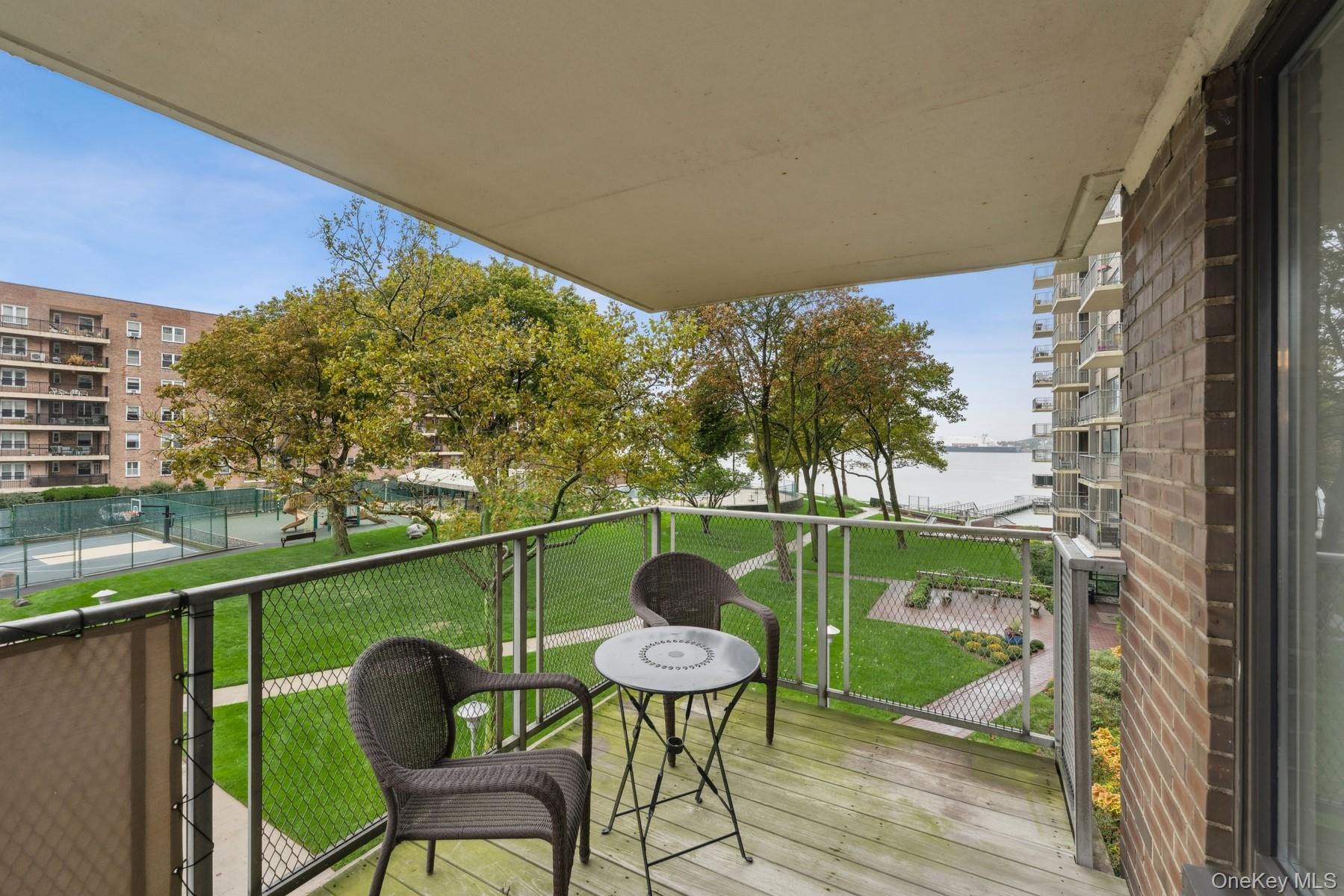 166-25 Powells Cove Boulevard # 3F, Beechhurst, NY 11357