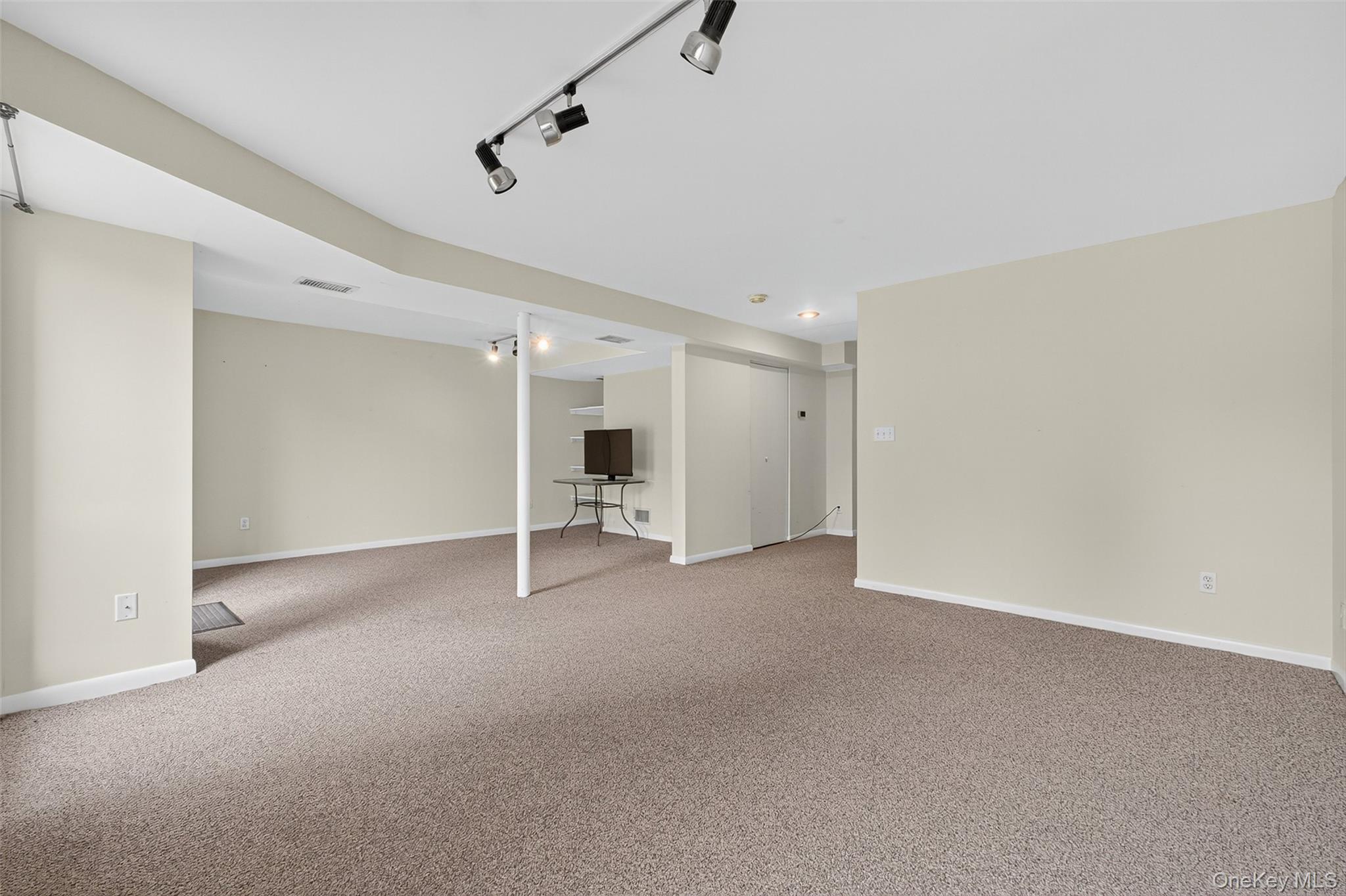 803 Woodsbrook Drive, Mahopac, NY 10541