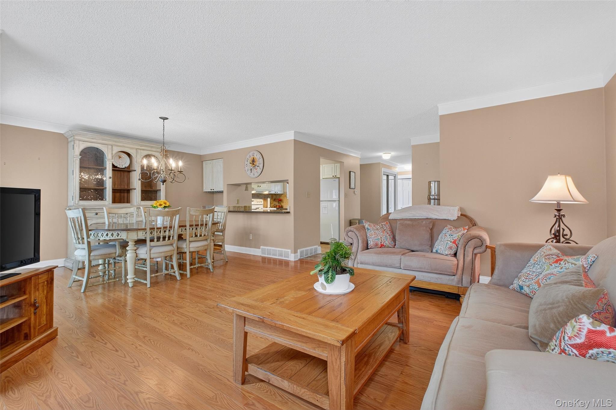 803 Woodsbrook Drive, Mahopac, NY 10541