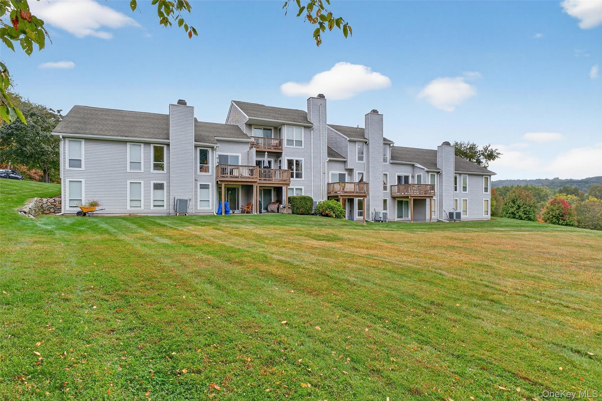 803 Woodsbrook Drive, Mahopac, NY 10541