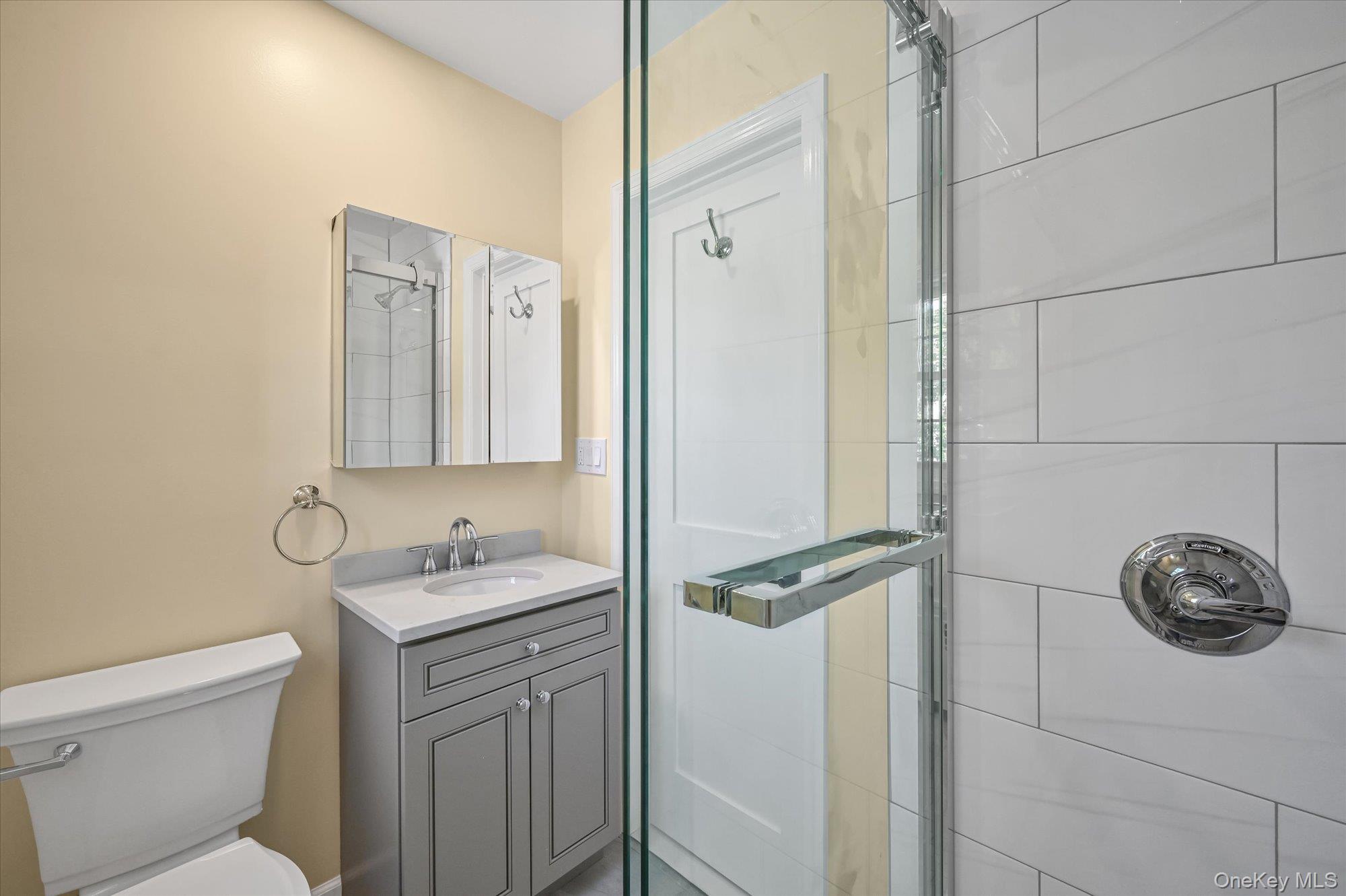 95-26 243rd Street # 2nd Floor, Floral Park, NY 11001