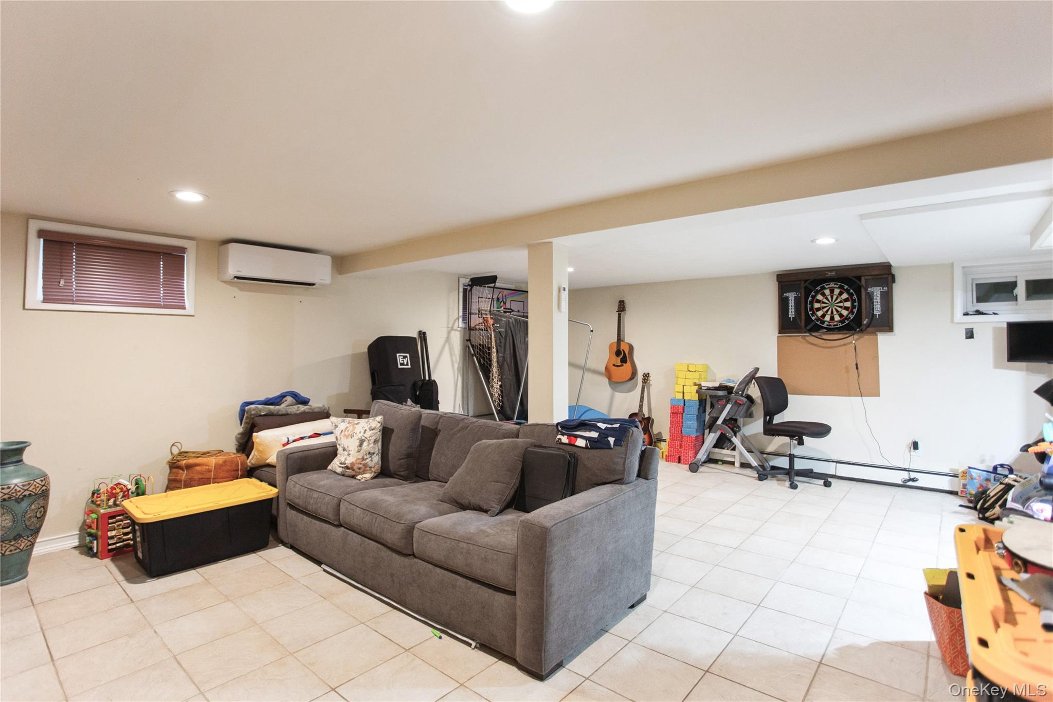 24 Yarmouth Road, East Rockaway, NY 11518