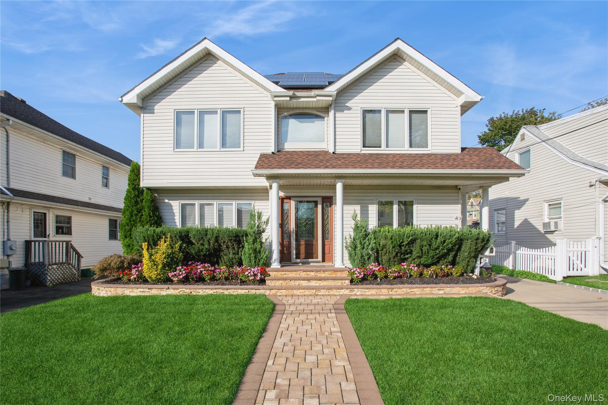 24 Yarmouth Road, East Rockaway, NY 11518