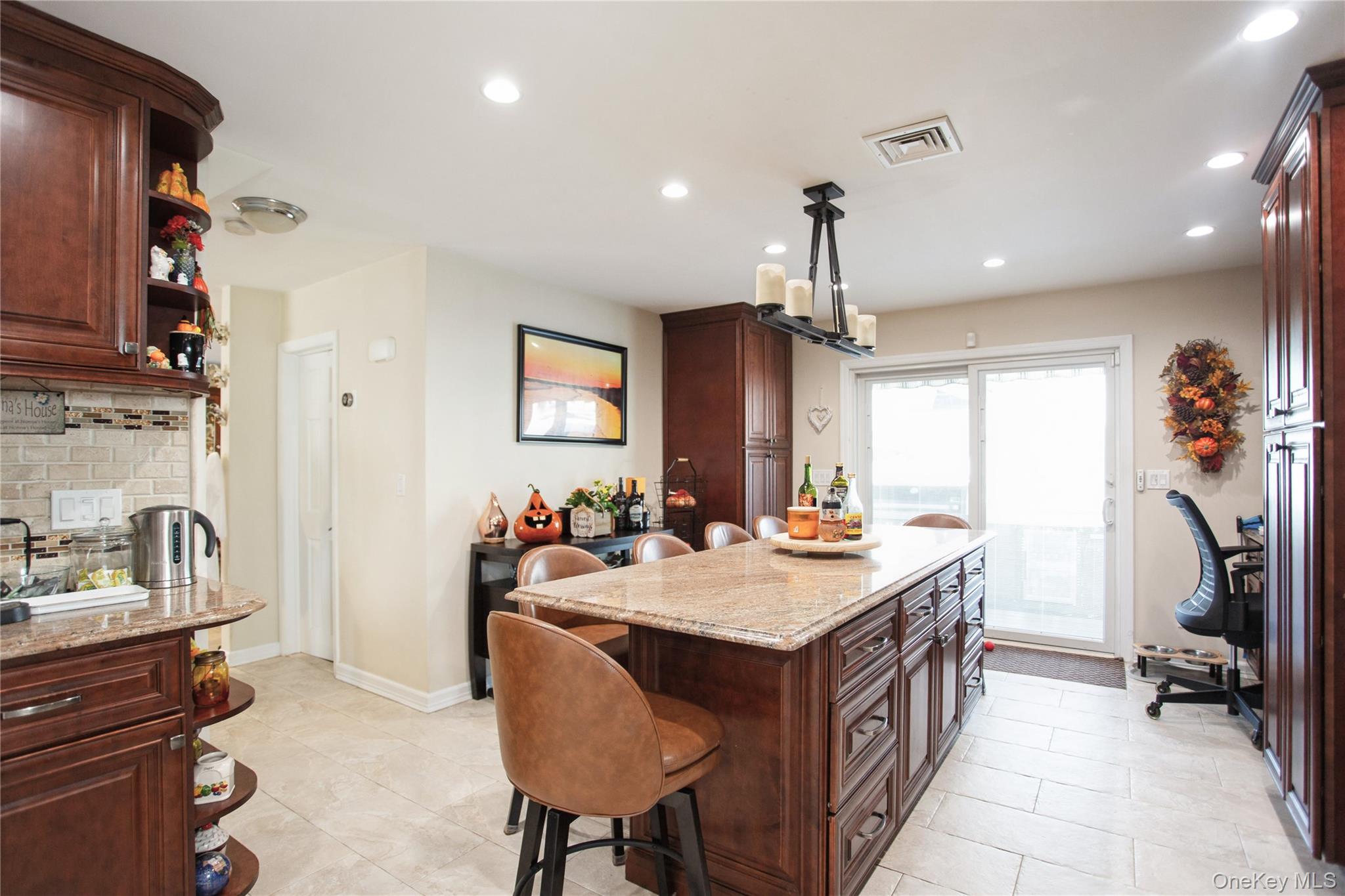 24 Yarmouth Road, East Rockaway, NY 11518