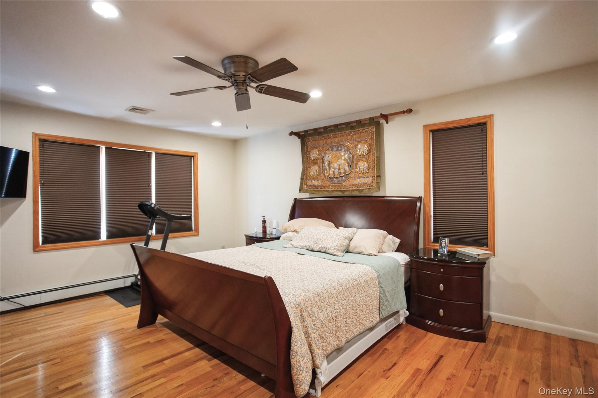 24 Yarmouth Road, East Rockaway, NY 11518