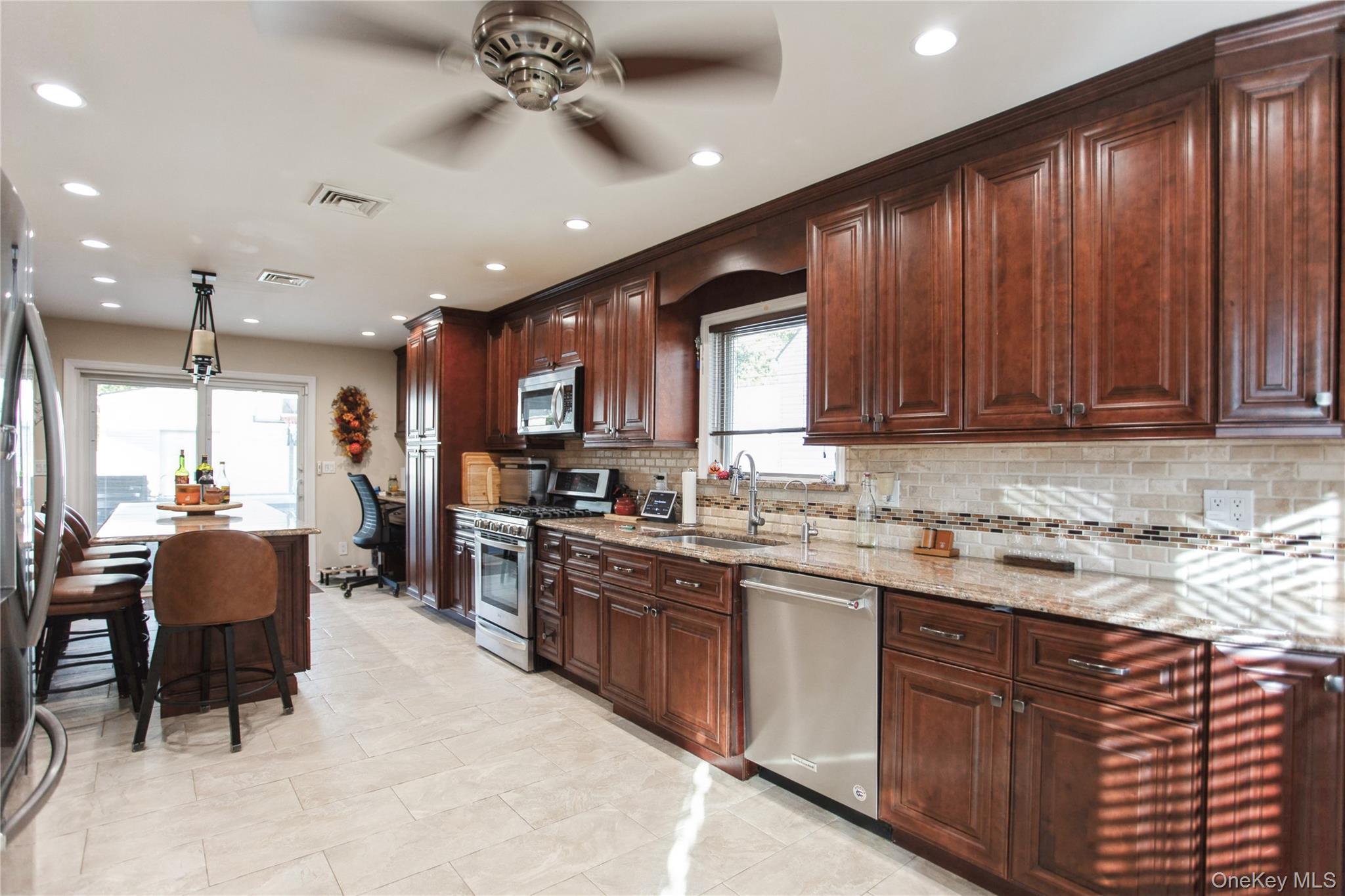 24 Yarmouth Road, East Rockaway, NY 11518