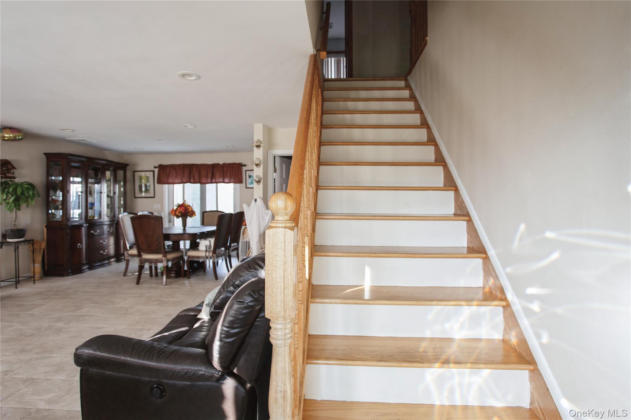 24 Yarmouth Road, East Rockaway, NY 11518