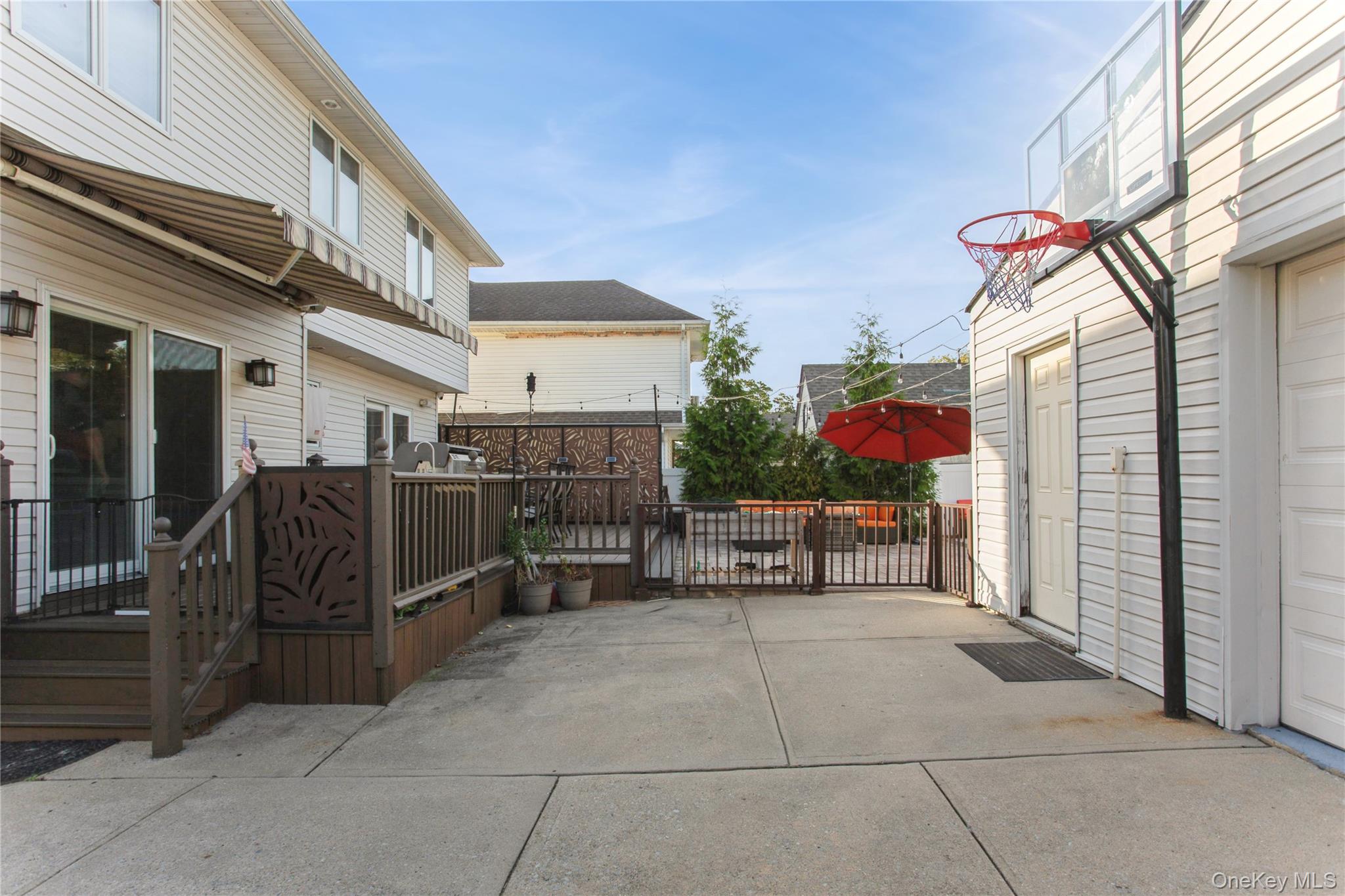 24 Yarmouth Road, East Rockaway, NY 11518