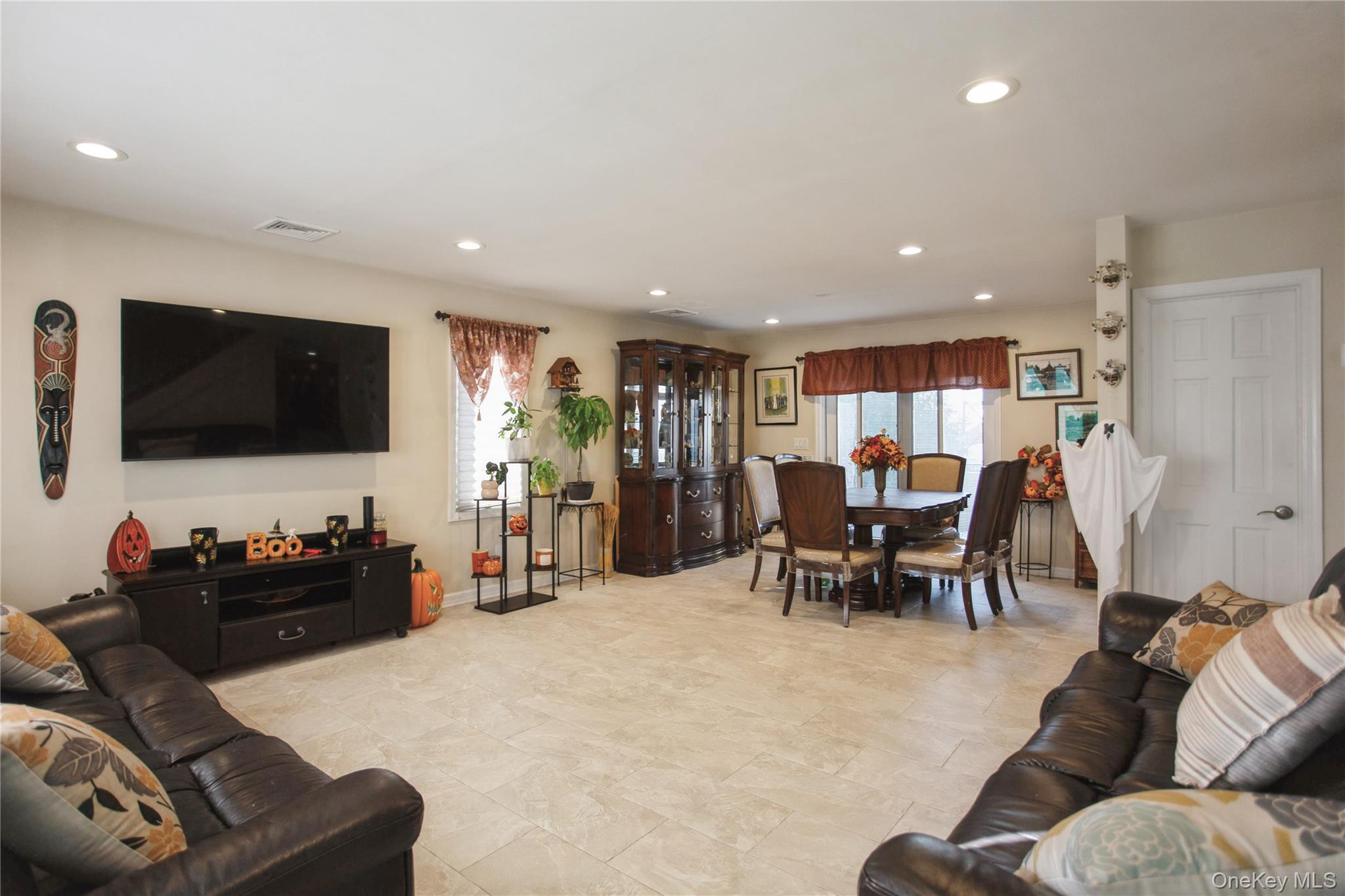 24 Yarmouth Road, East Rockaway, NY 11518