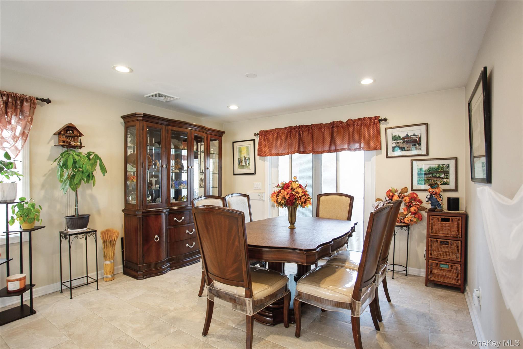 24 Yarmouth Road, East Rockaway, NY 11518