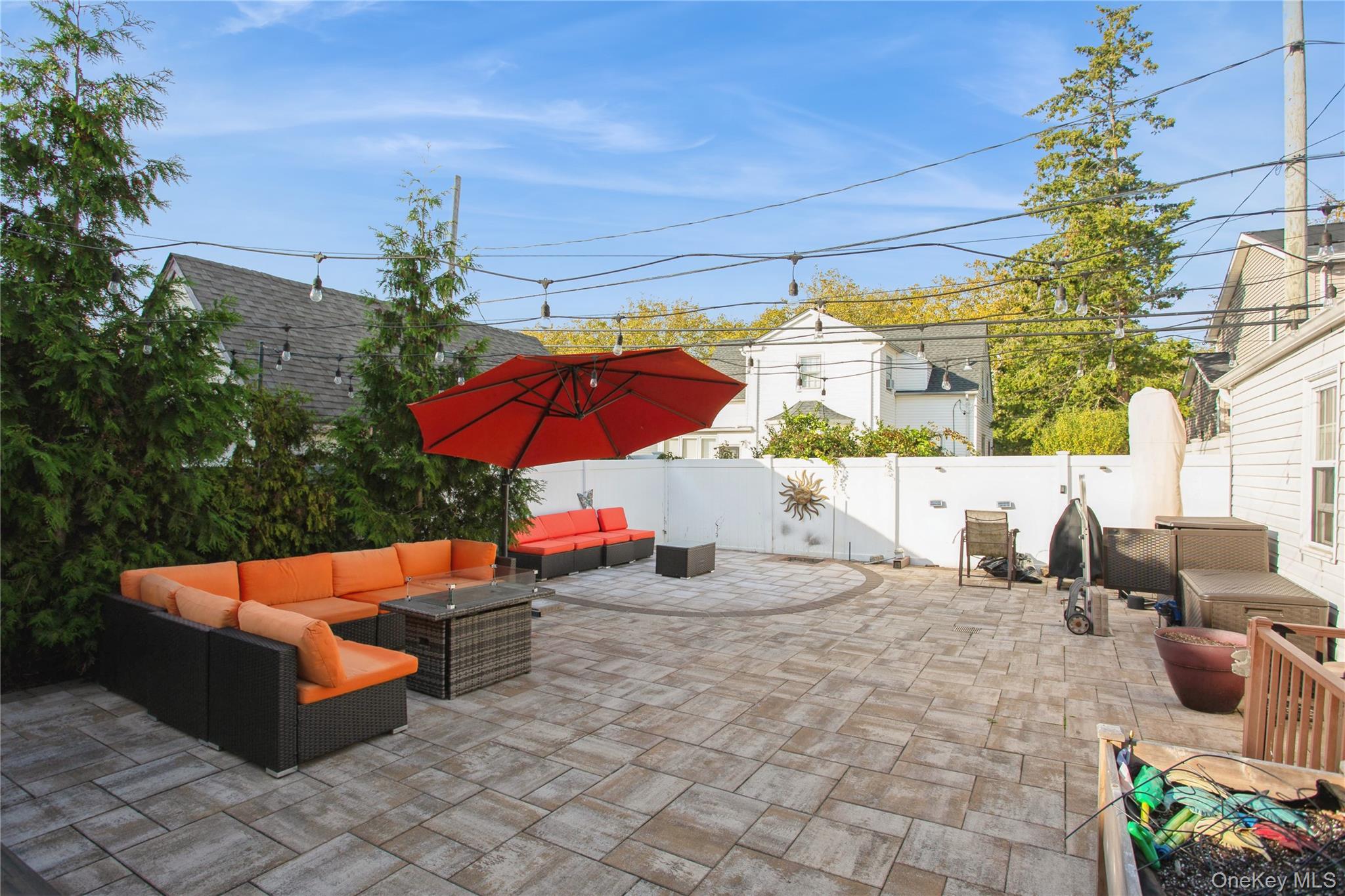 24 Yarmouth Road, East Rockaway, NY 11518