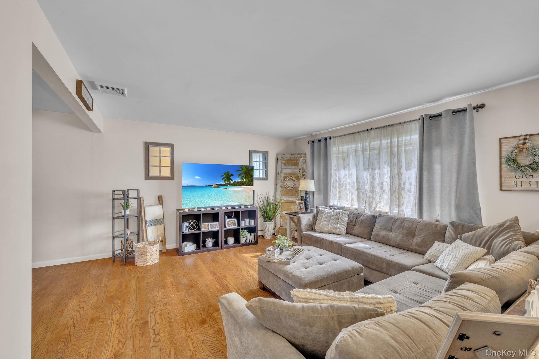 25 Wayne Drive, Middletown, NY 10940