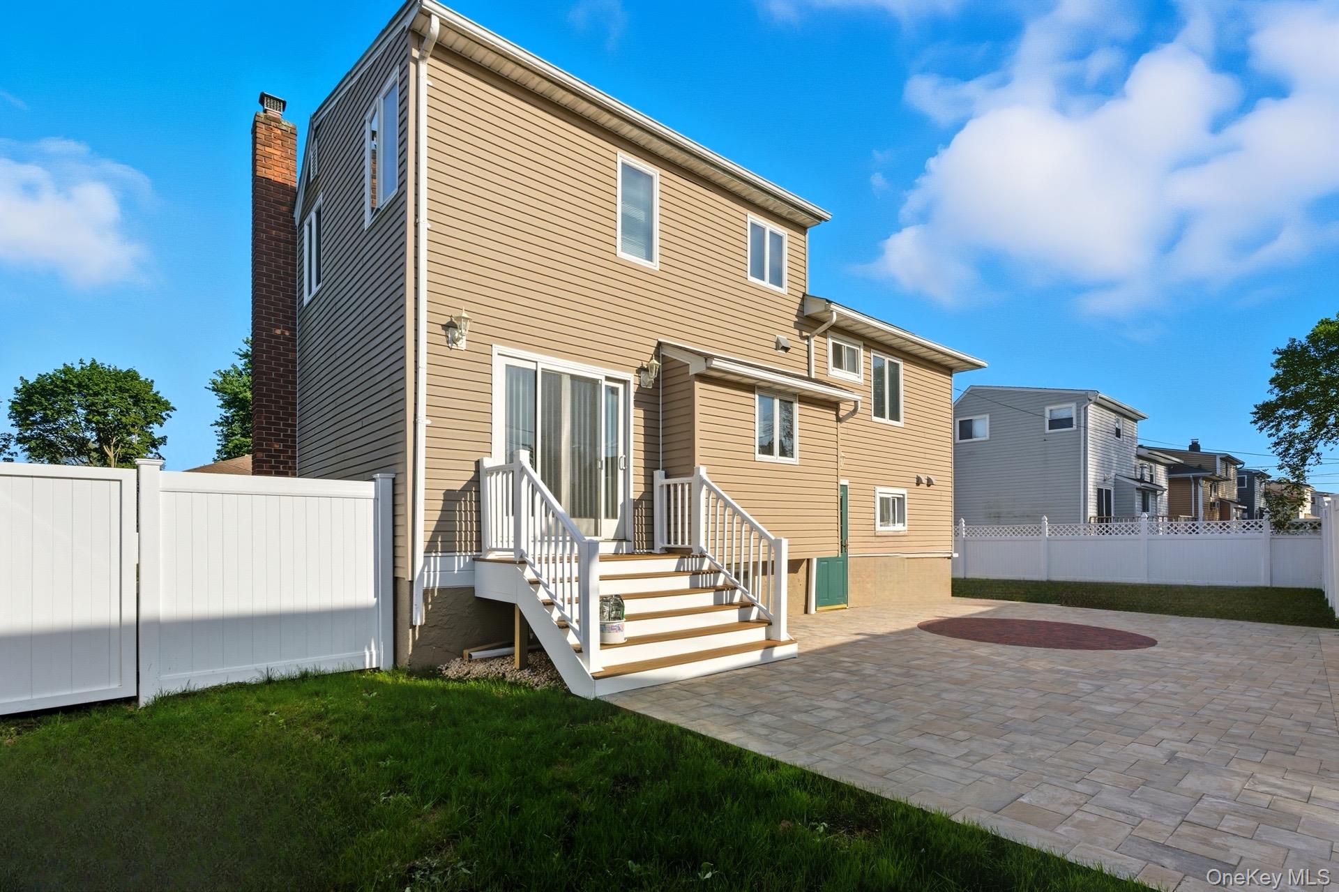 6 Martin Street, Massapequa, NY 11758