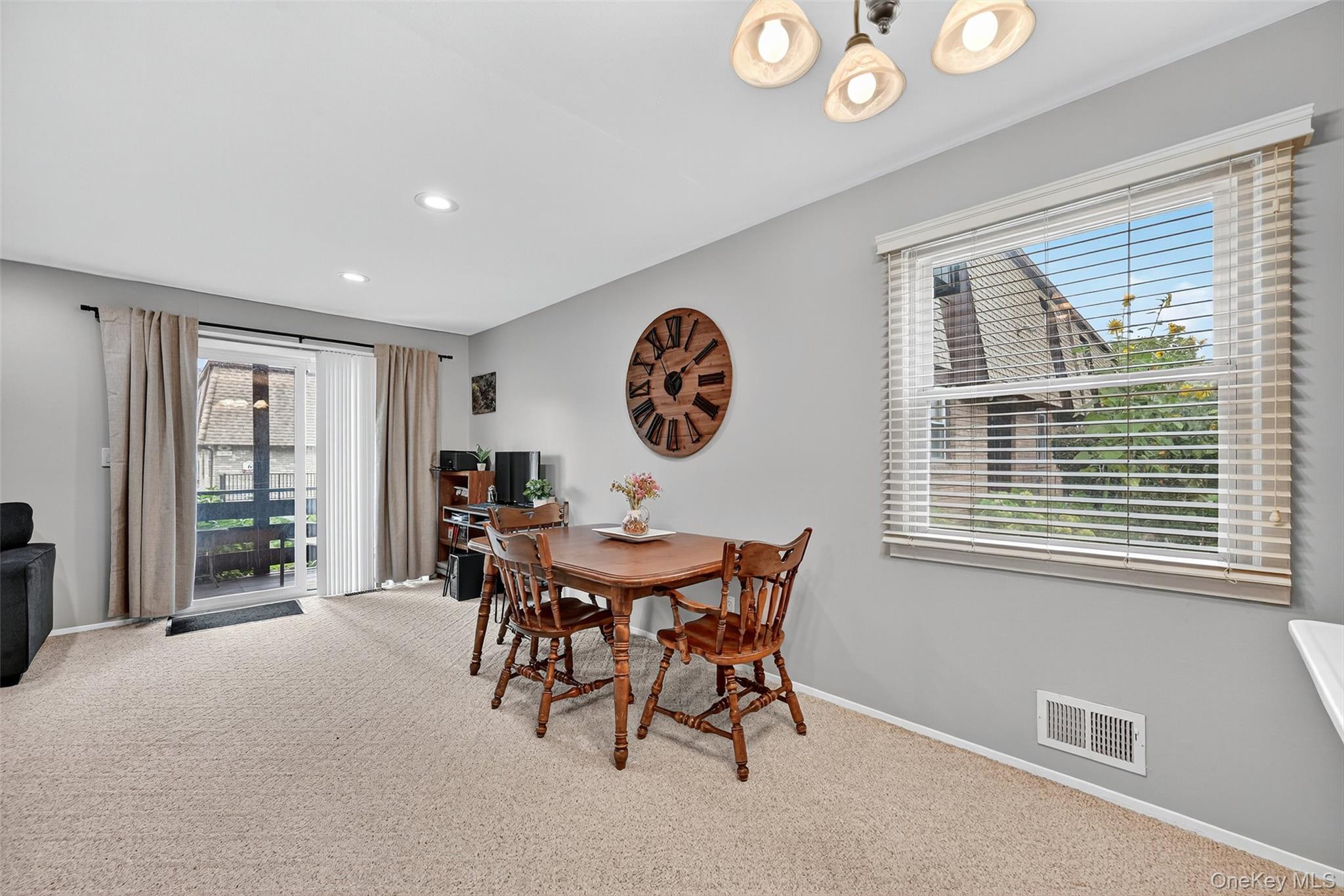 80 New Holland Village, Nanuet, NY 10954